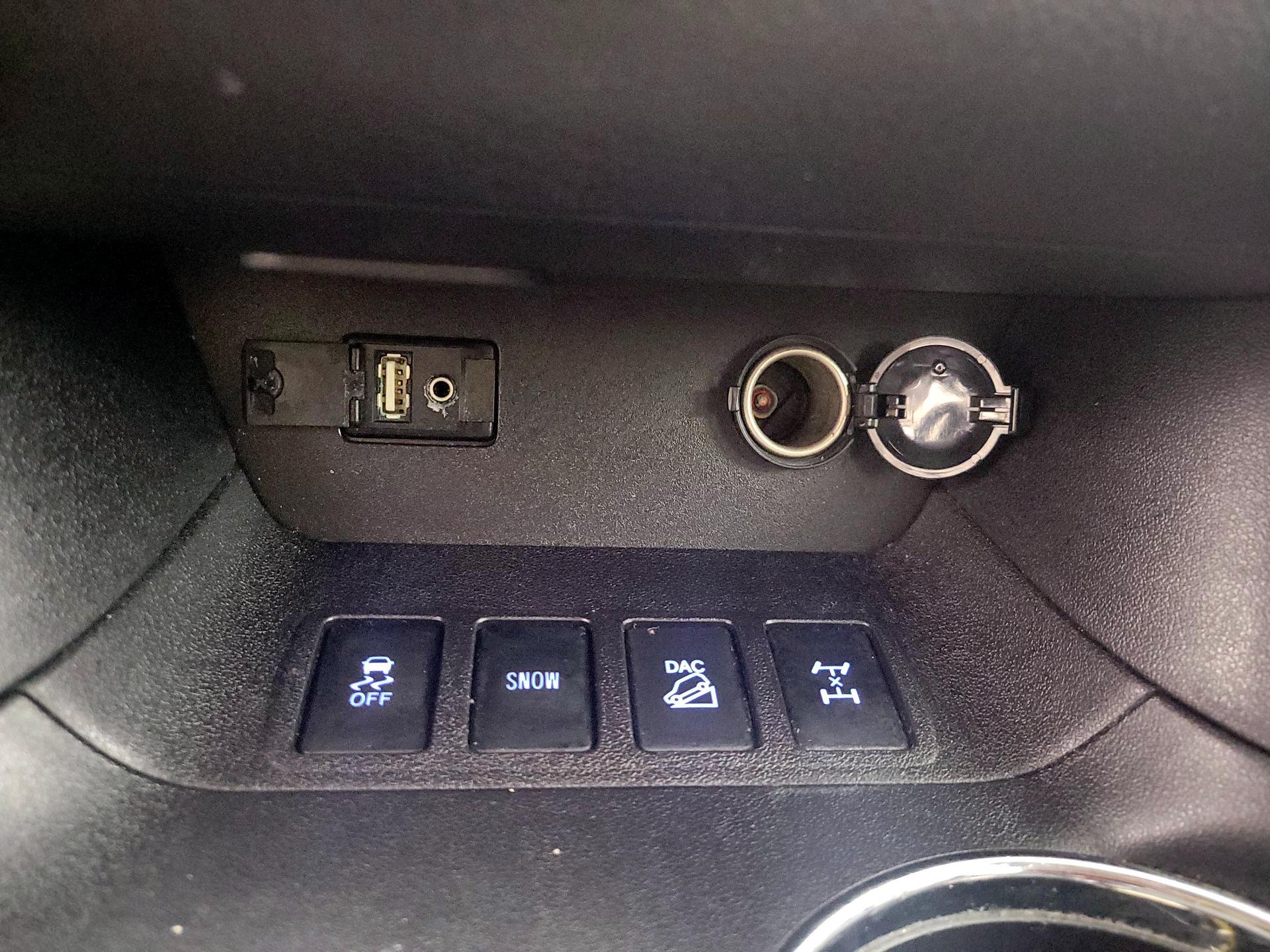 Thumbnail: 2016 Toyota Highlander - 19