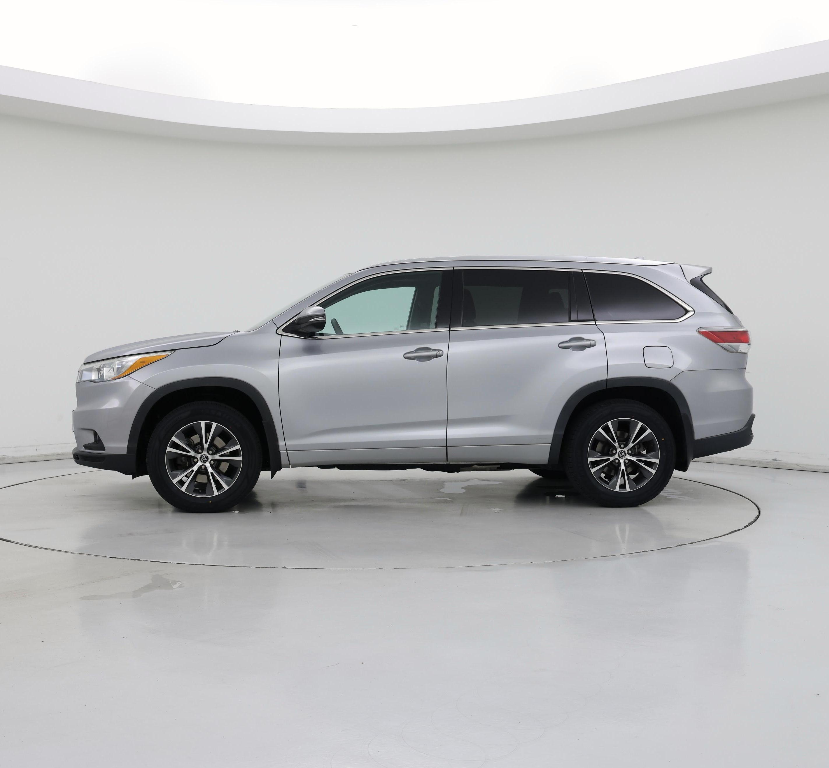 Thumbnail: 2016 Toyota Highlander - 3