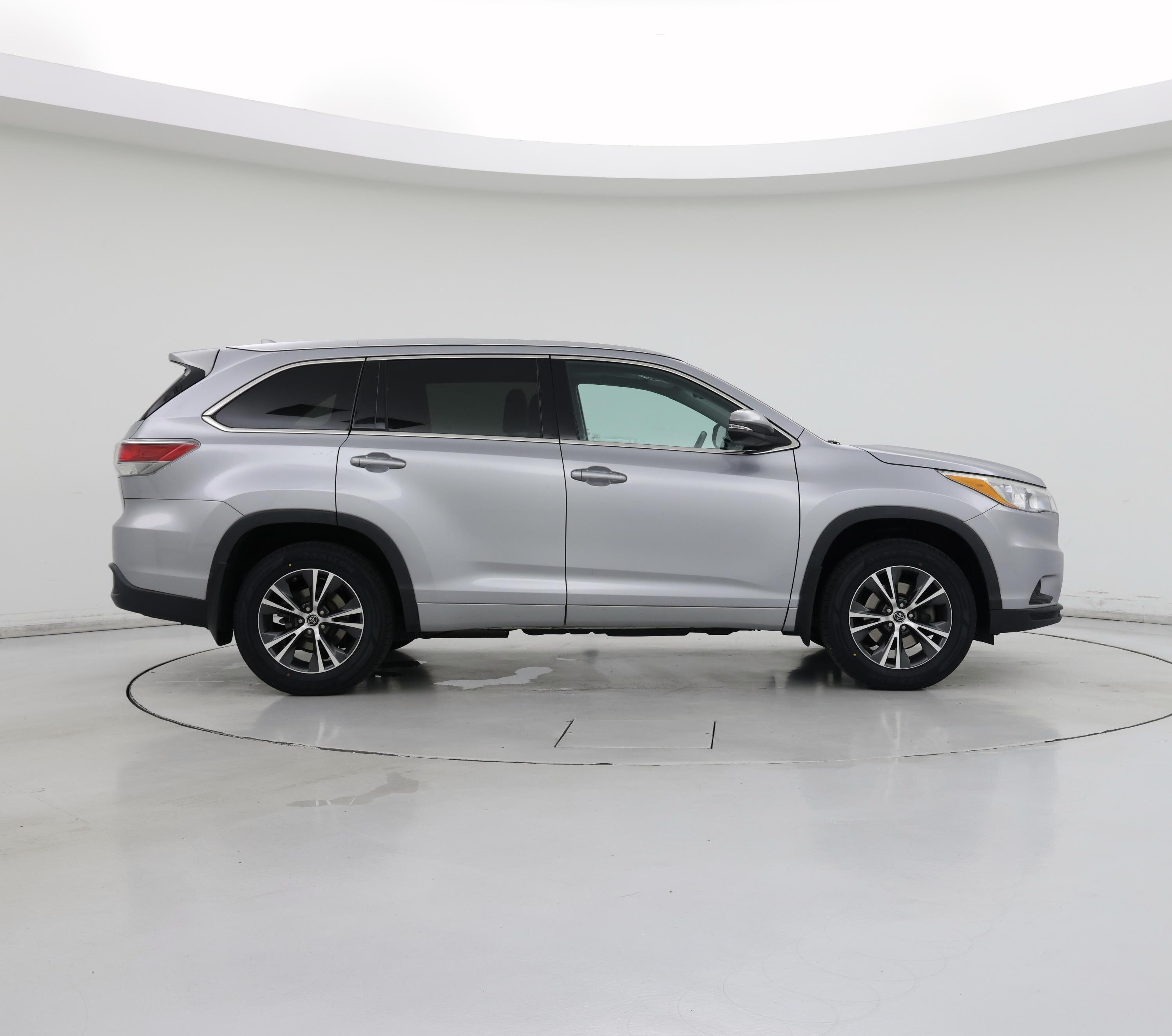 Thumbnail: 2016 Toyota Highlander - 7