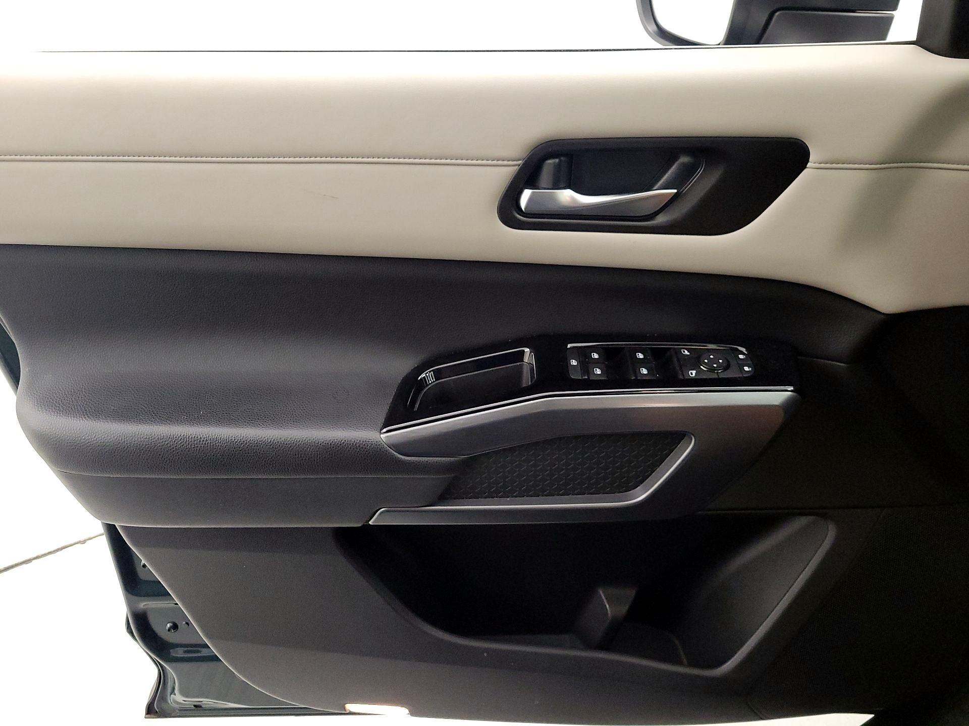 Thumbnail: 2022 Nissan Pathfinder - 12