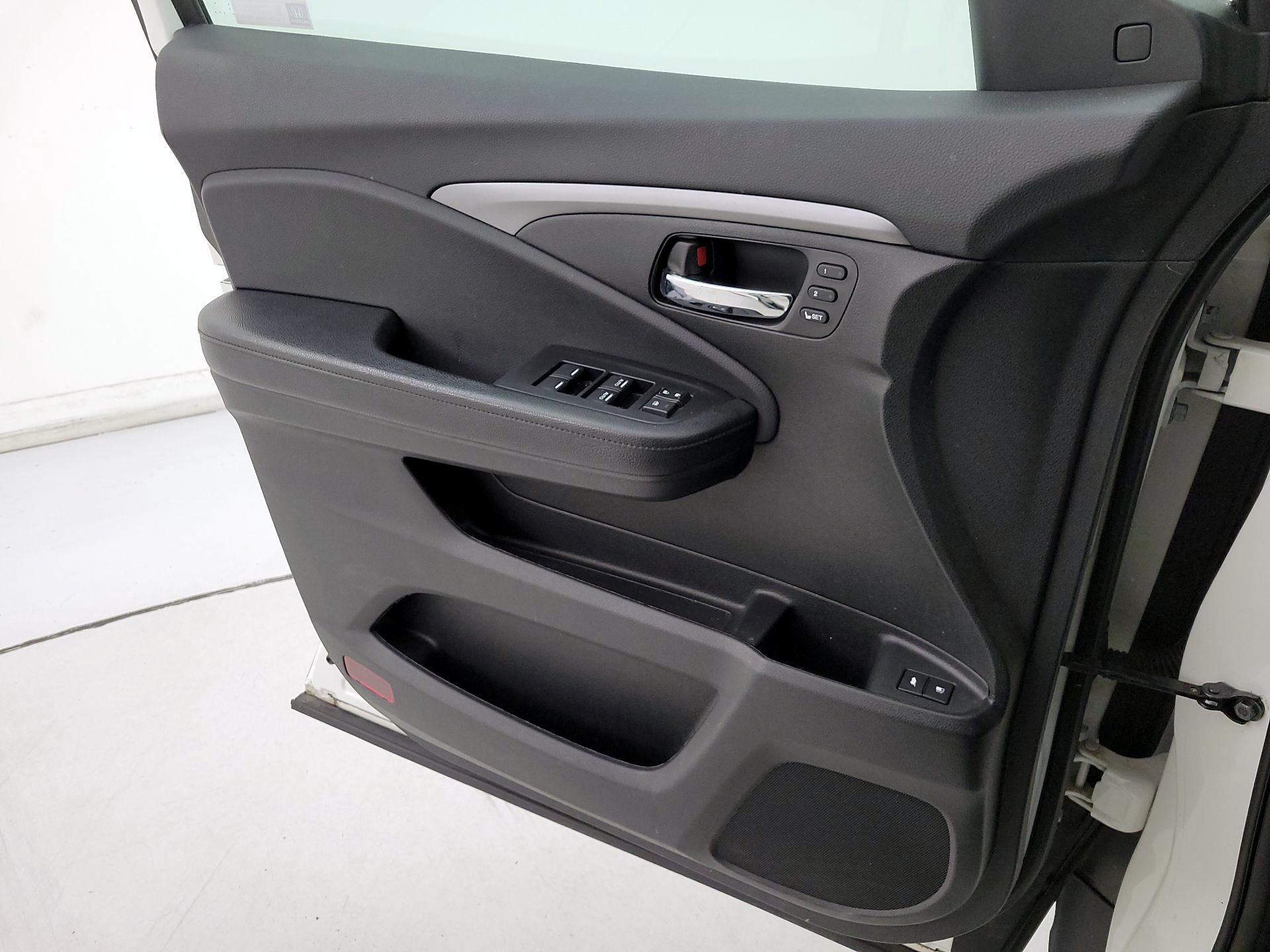 Thumbnail: 2019 Honda Passport - 12