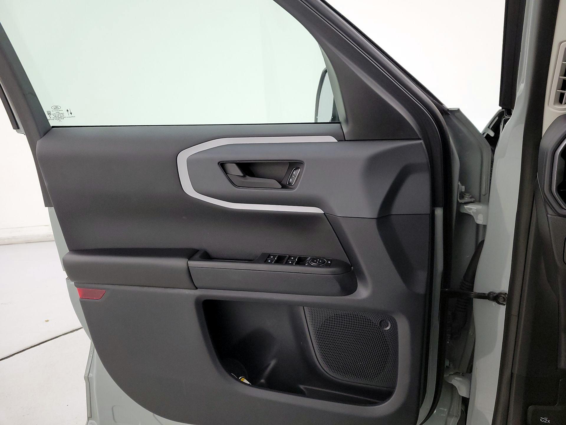 Thumbnail: 2022 Ford Bronco Sport - 12