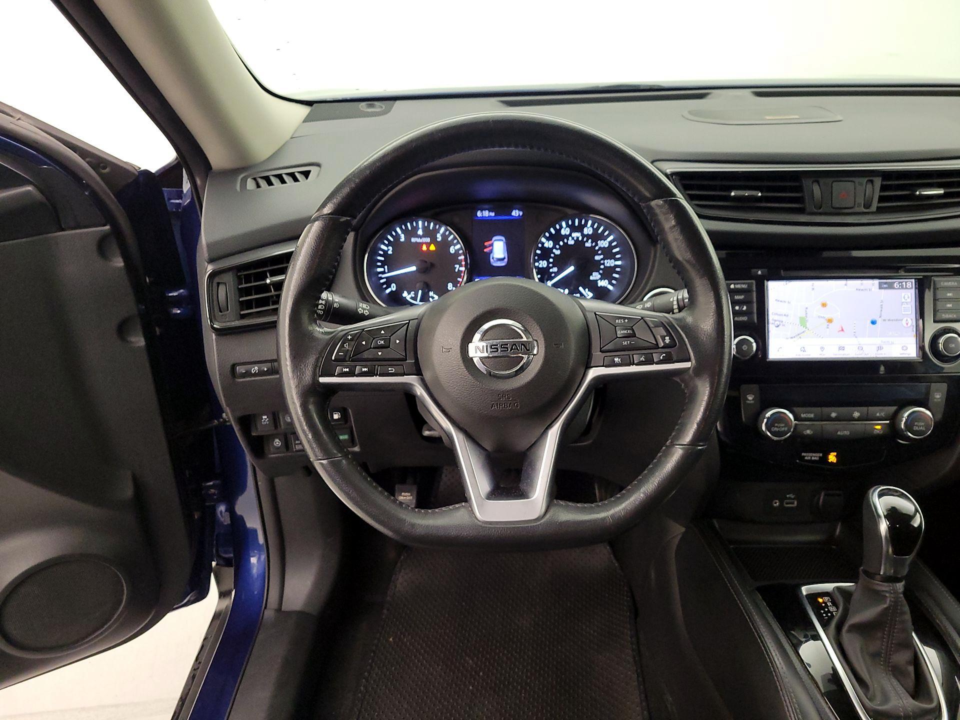 Thumbnail: 2018 Nissan Rogue - 10