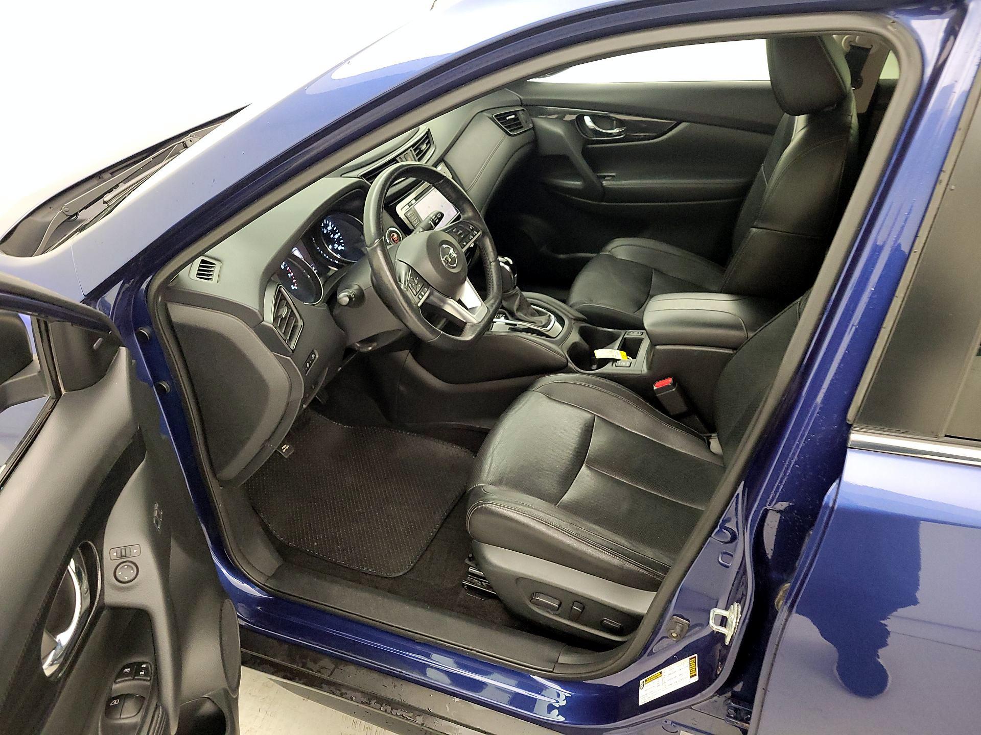 Thumbnail: 2018 Nissan Rogue - 11