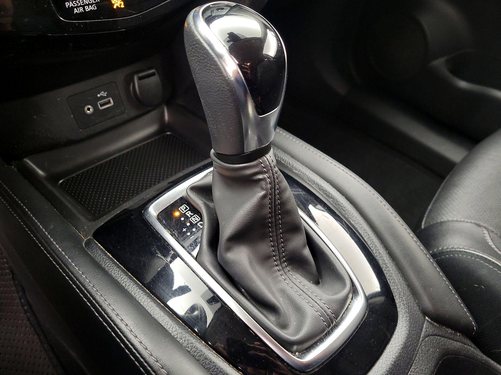 Thumbnail: 2018 Nissan Rogue - 18