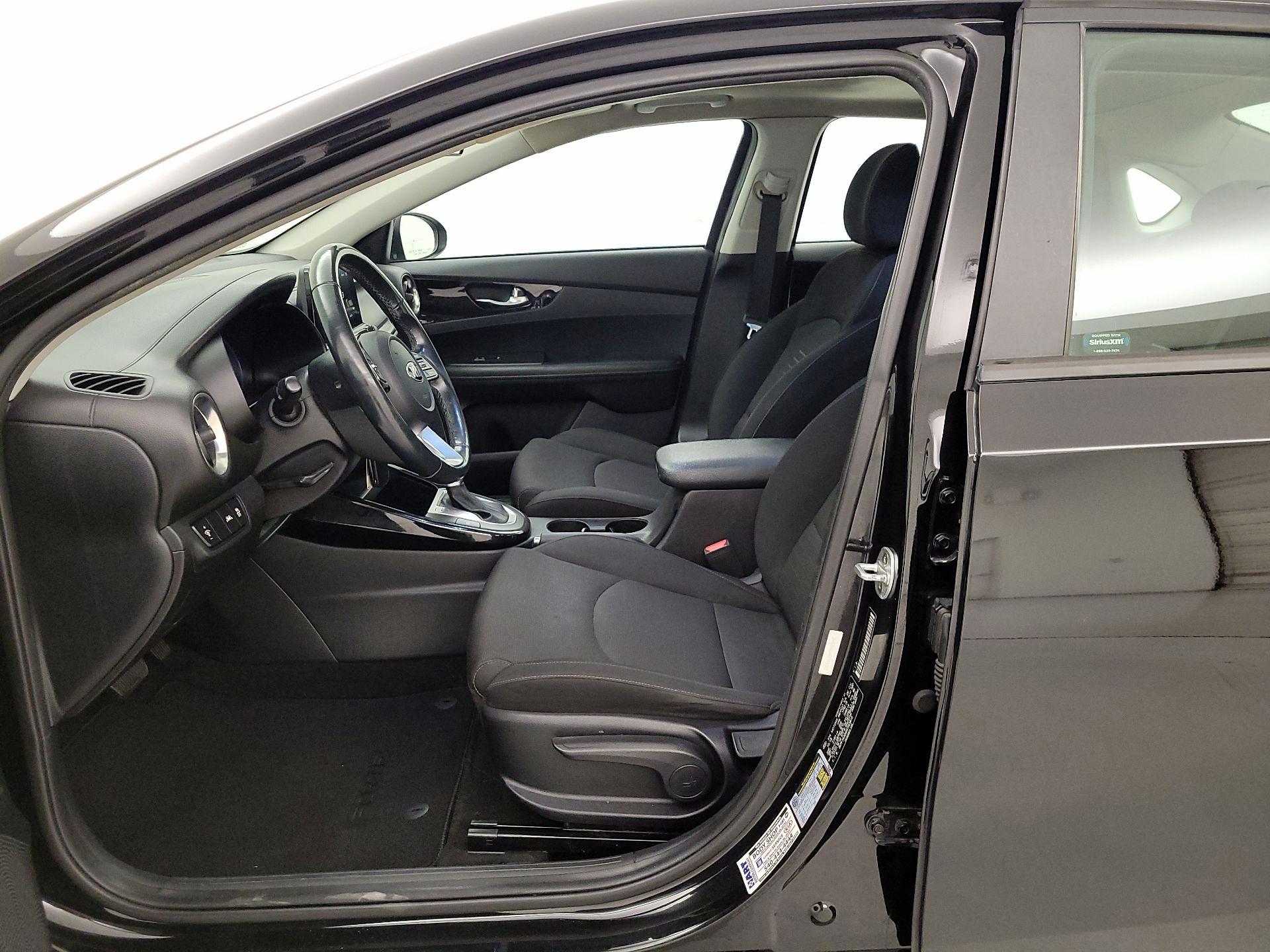 Thumbnail: 2019 Kia Forte - 11