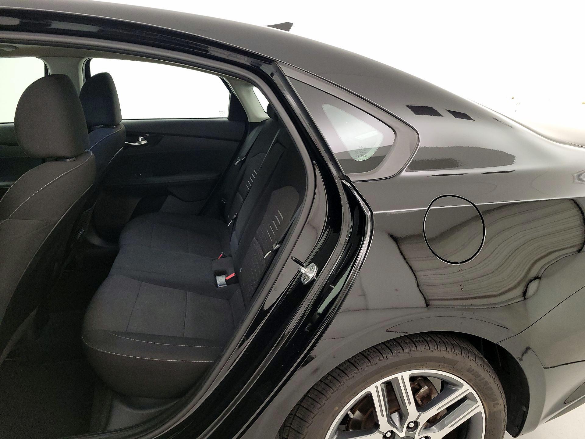 Thumbnail: 2019 Kia Forte - 19