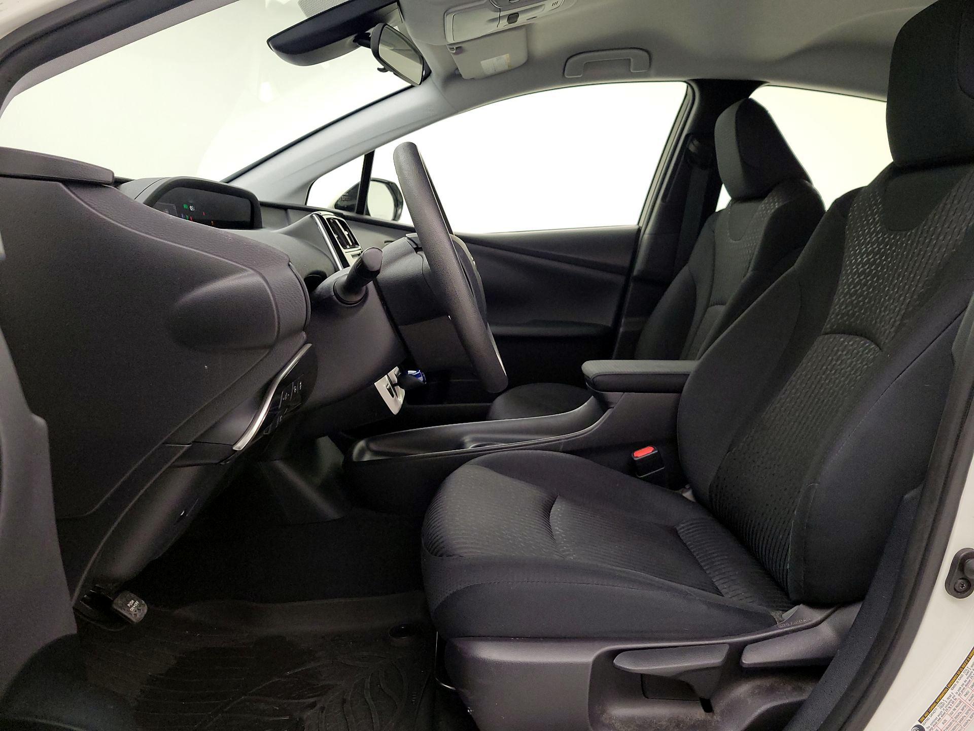 Thumbnail: 2017 Toyota Prius - 11