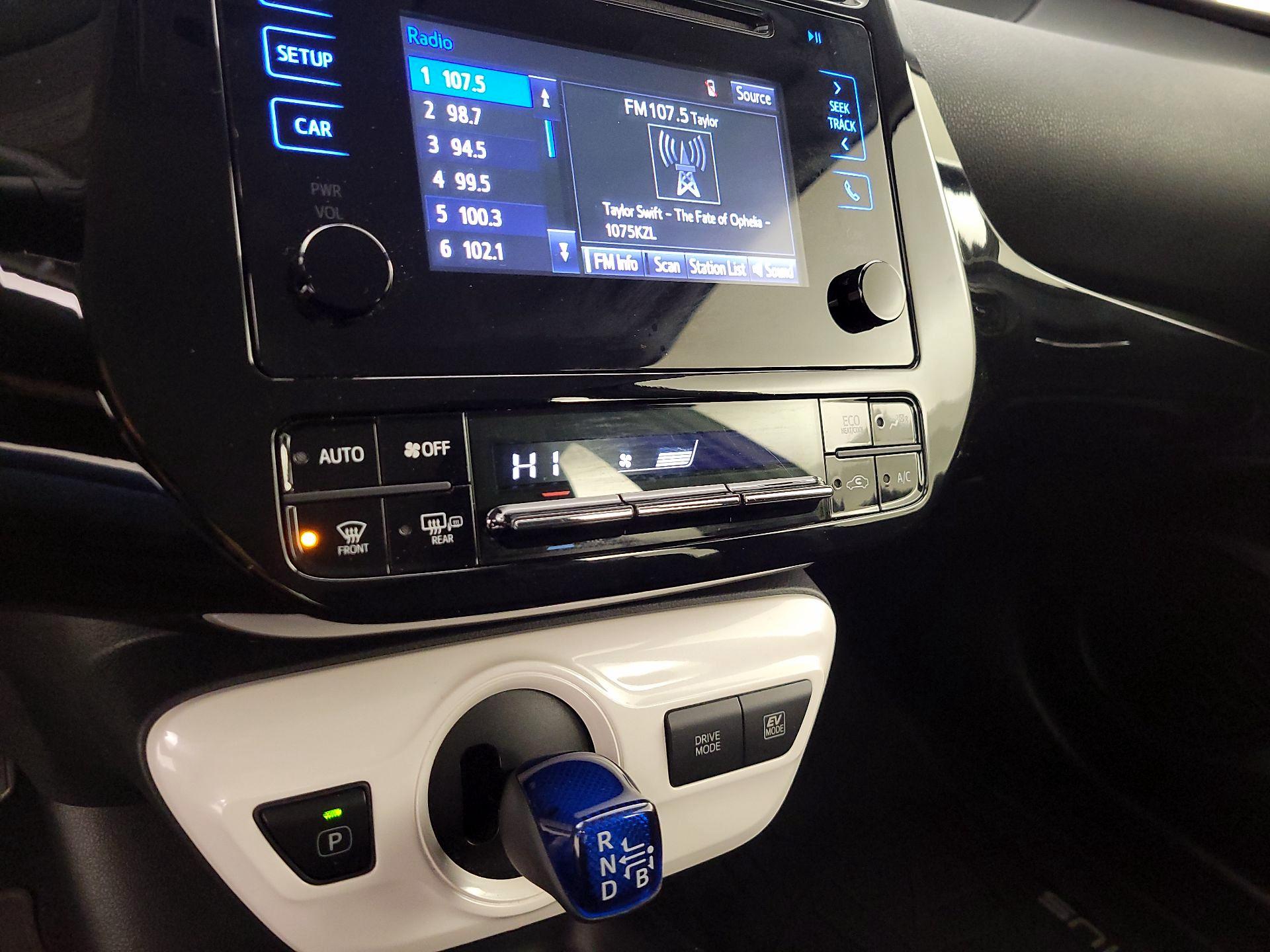 Thumbnail: 2017 Toyota Prius - 16