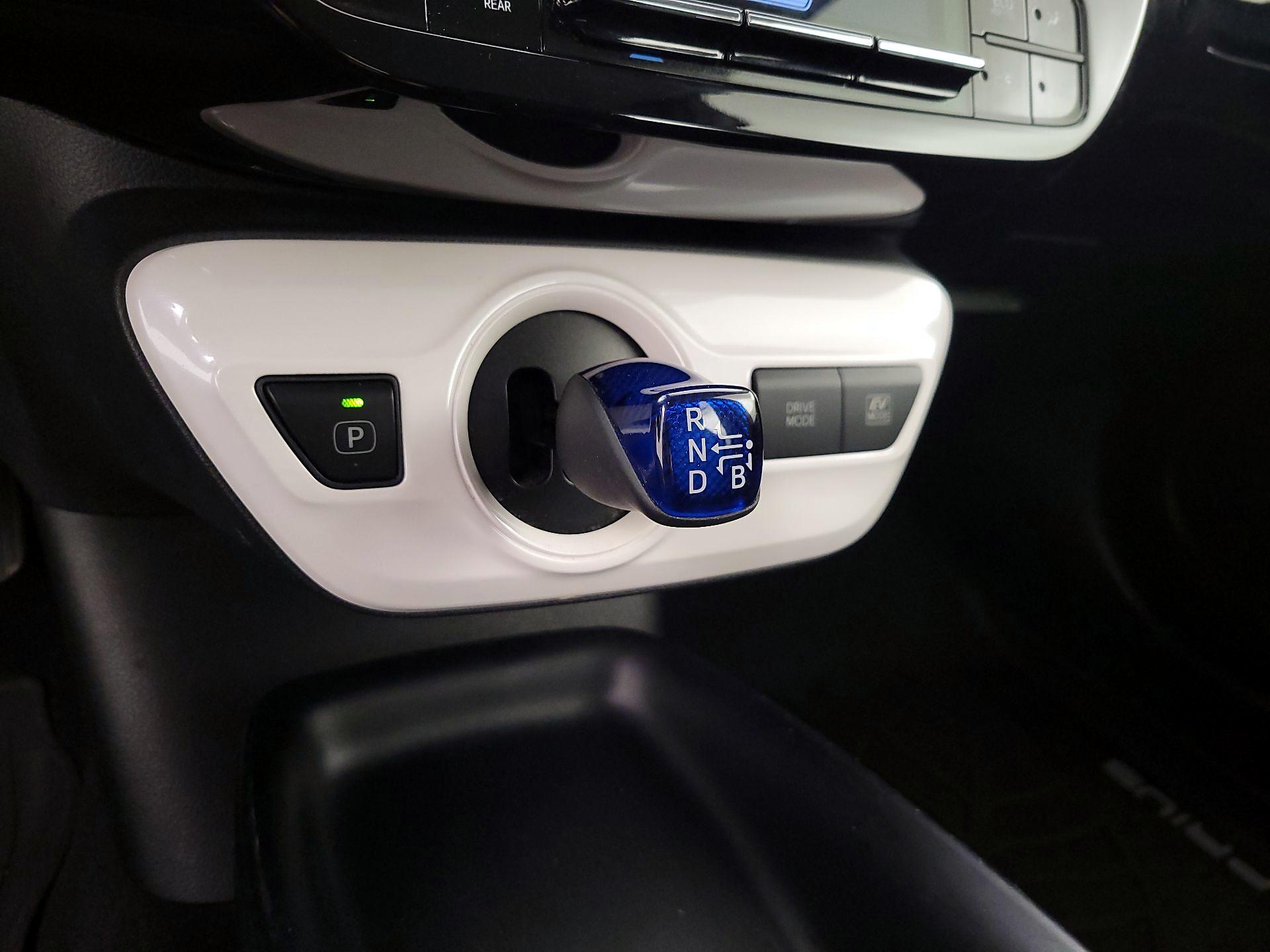 Thumbnail: 2017 Toyota Prius - 17