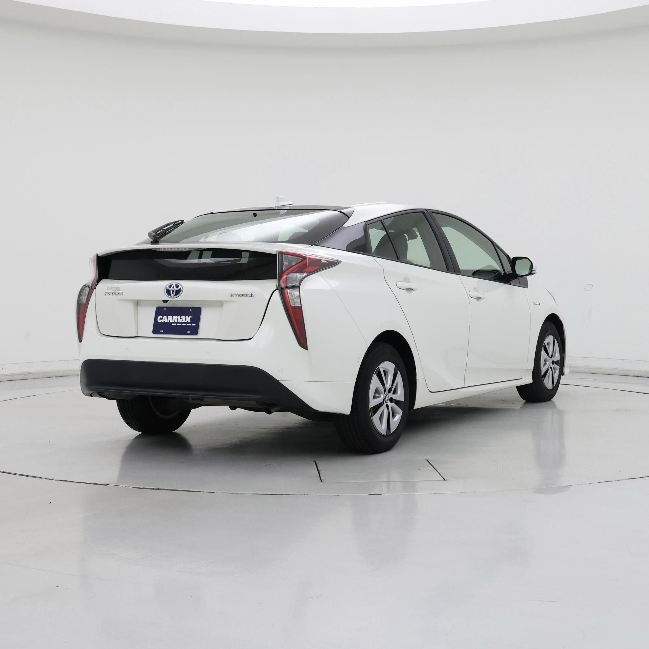 Thumbnail: 2017 Toyota Prius - 8