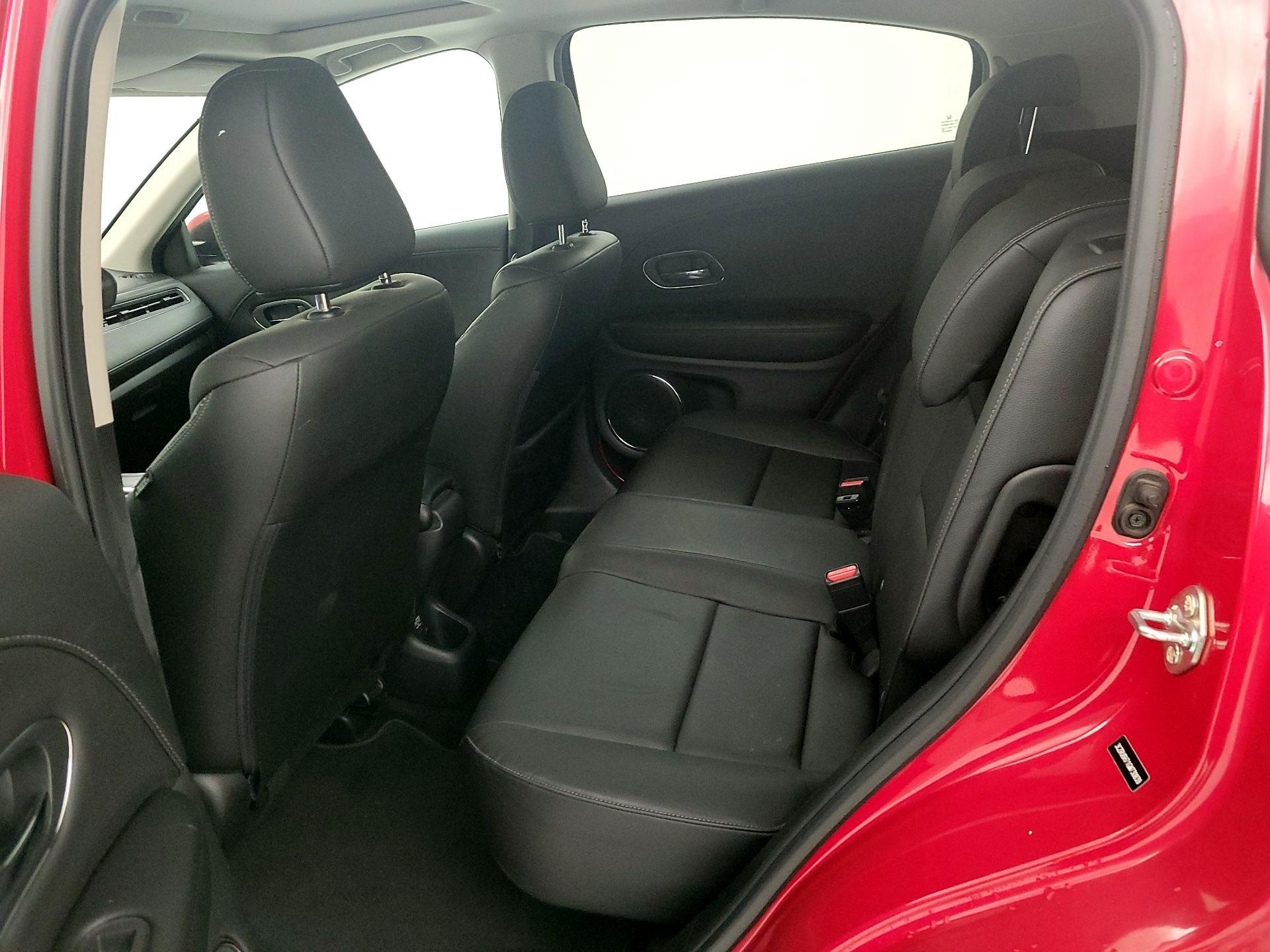 Thumbnail: 2016 Honda HR-V - 18