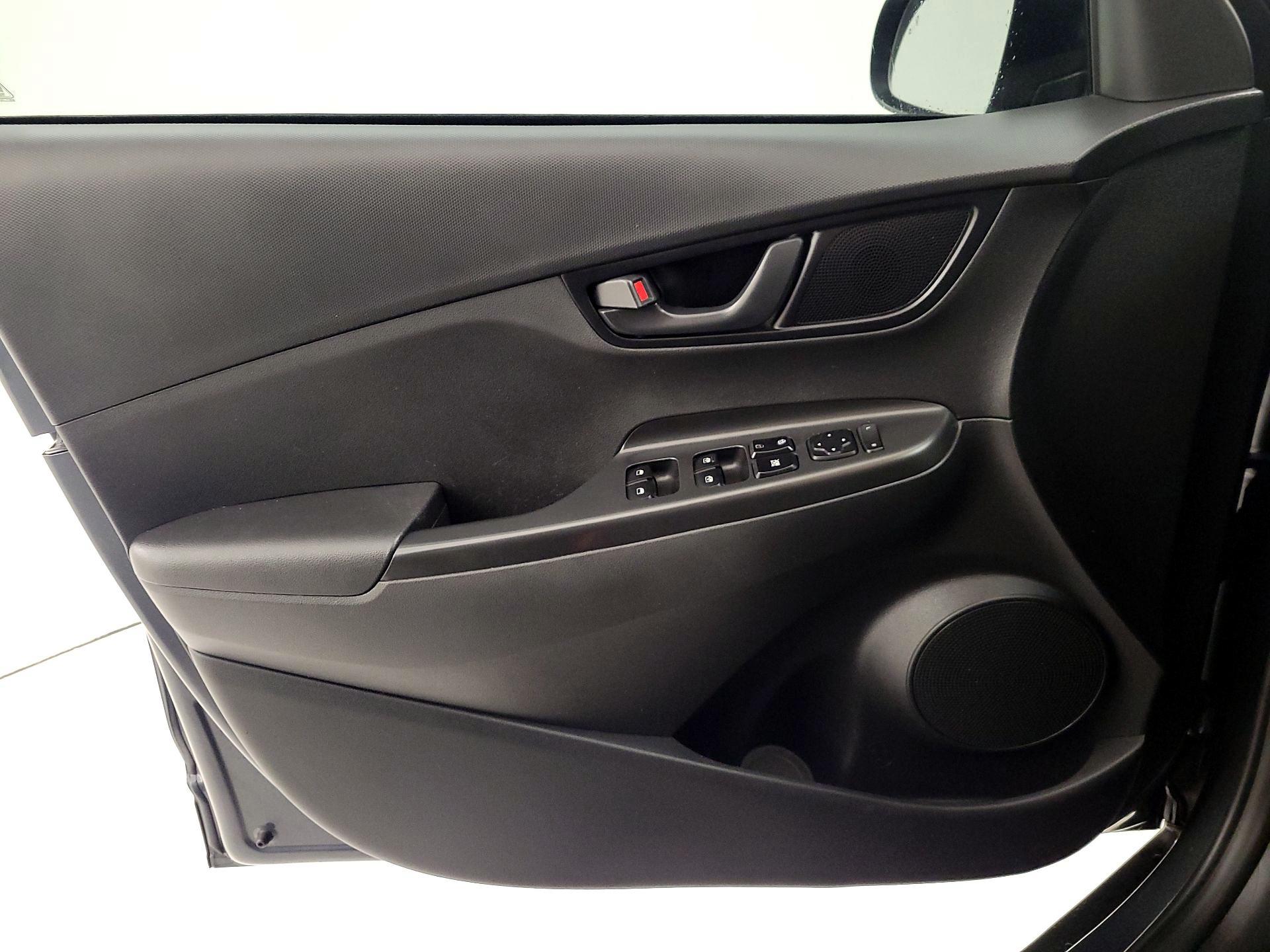 Thumbnail: 2021 Hyundai Kona - 12