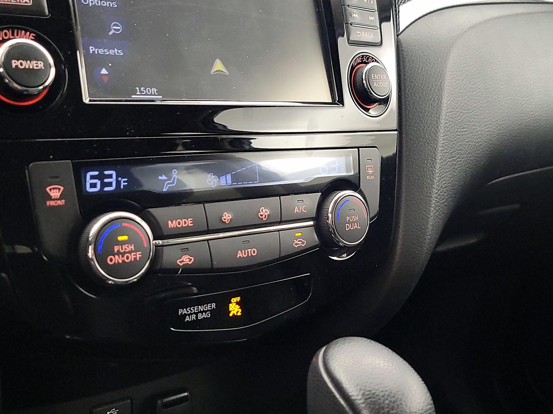 Thumbnail: 2014 Nissan Rogue - 17