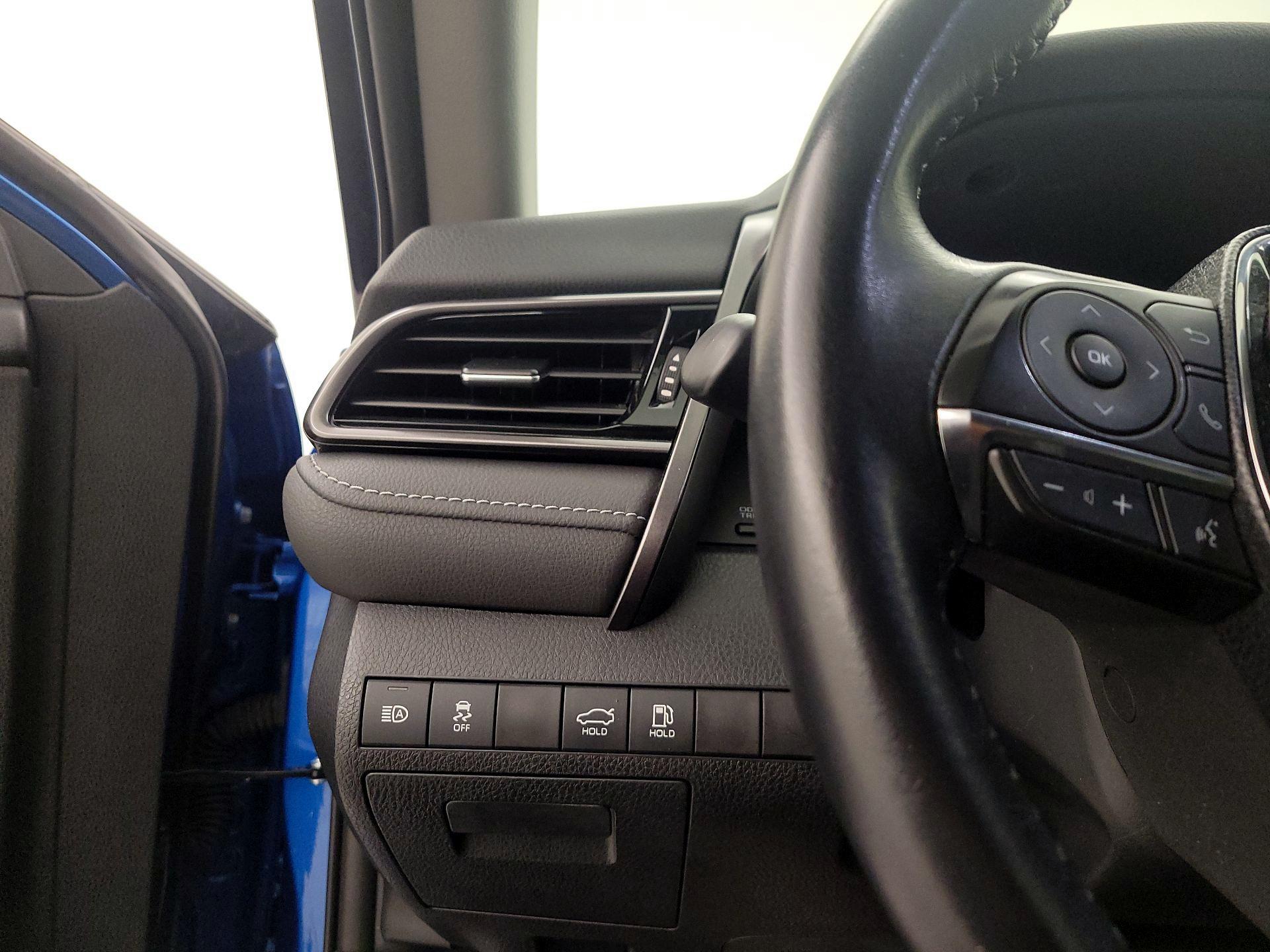 Thumbnail: 2019 Toyota Camry - 13