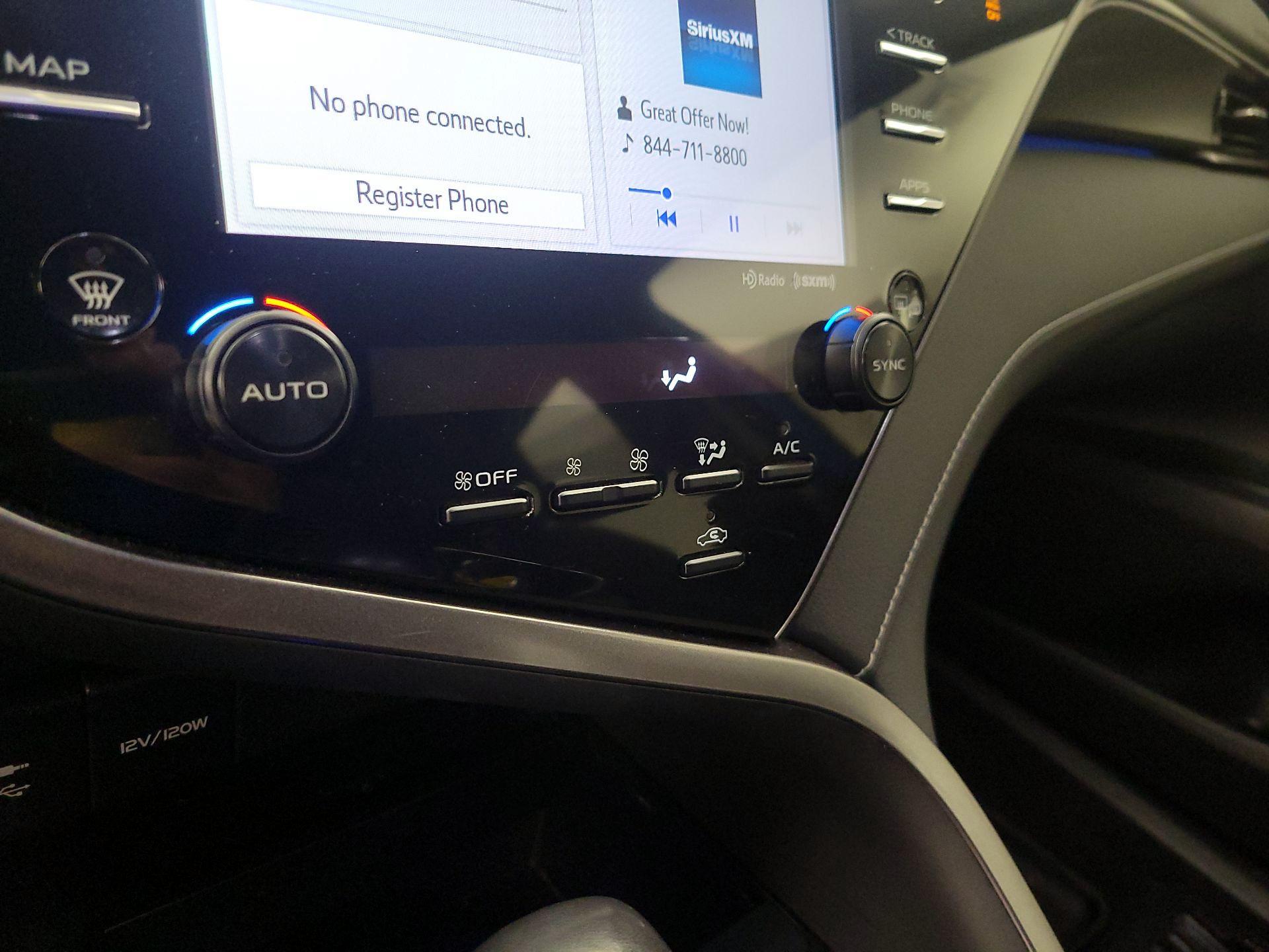 Thumbnail: 2019 Toyota Camry - 16