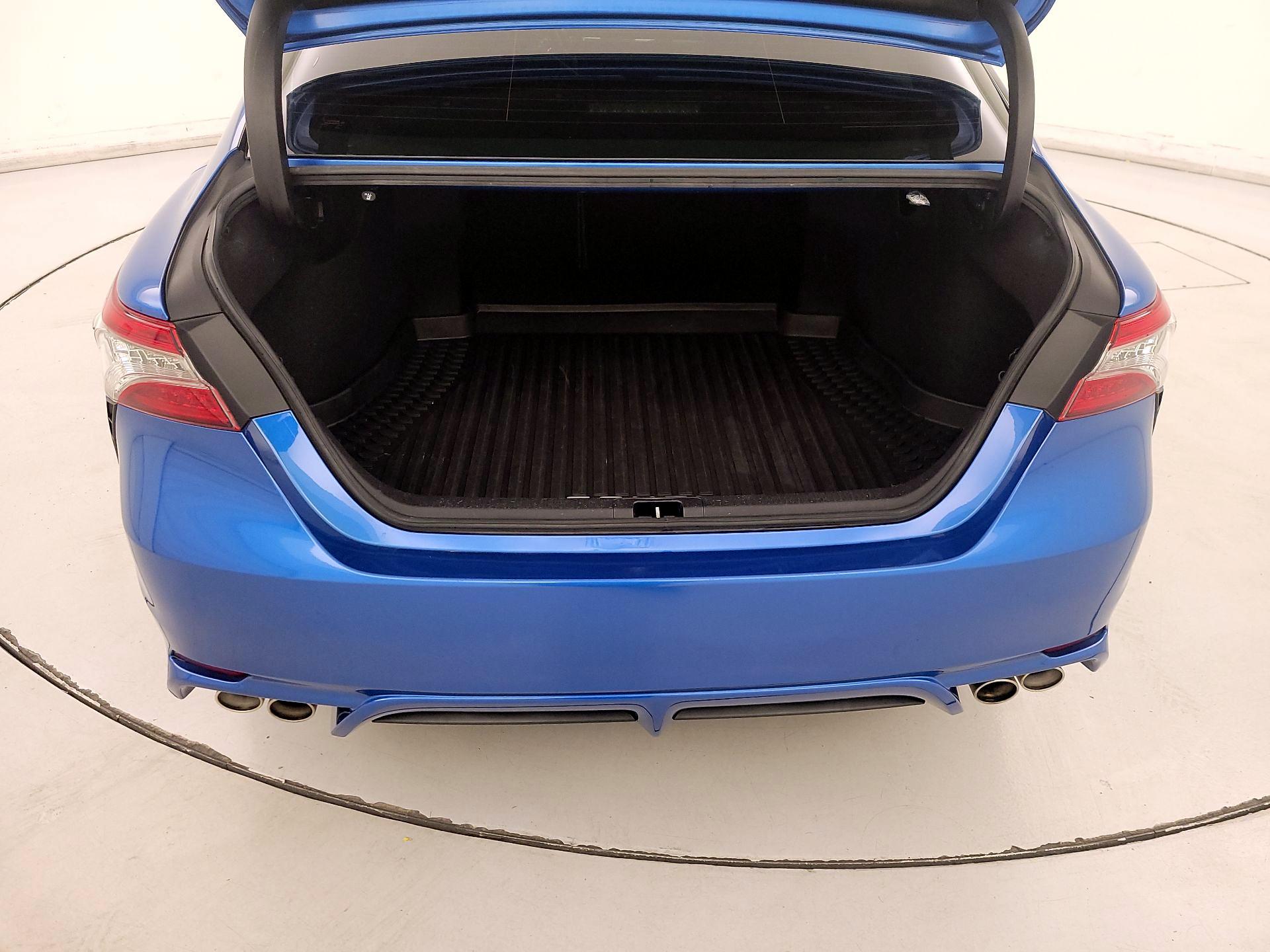 Thumbnail: 2019 Toyota Camry - 19