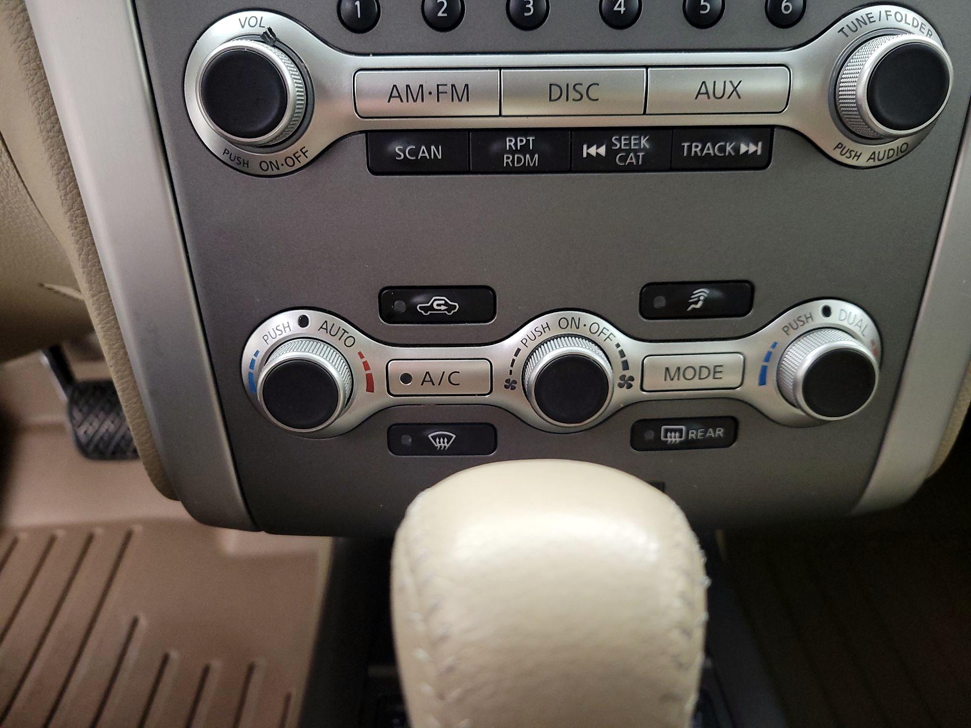 Thumbnail: 2014 Nissan Murano - 16