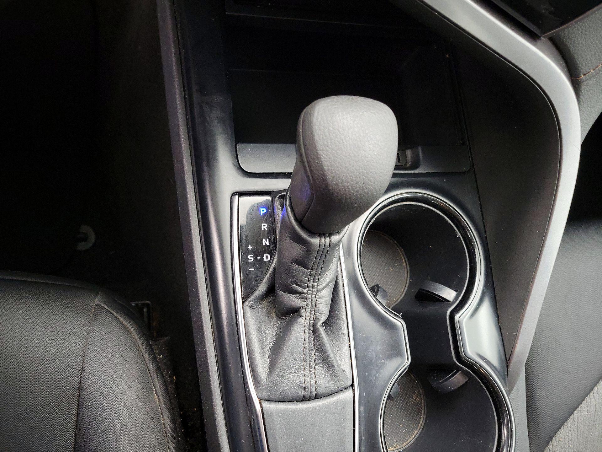 Thumbnail: 2019 Toyota Camry - 17