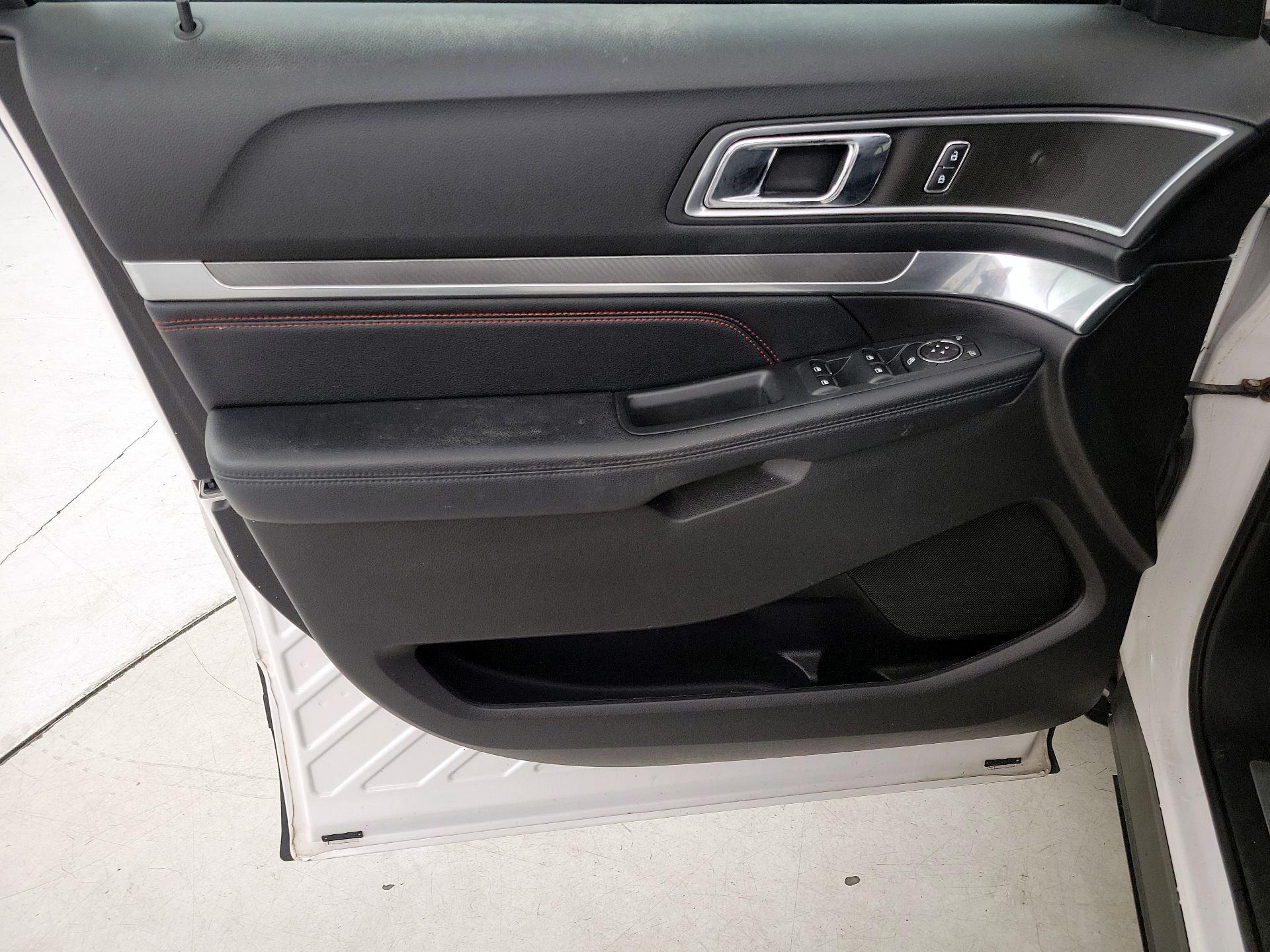 Thumbnail: 2017 Ford Explorer - 12