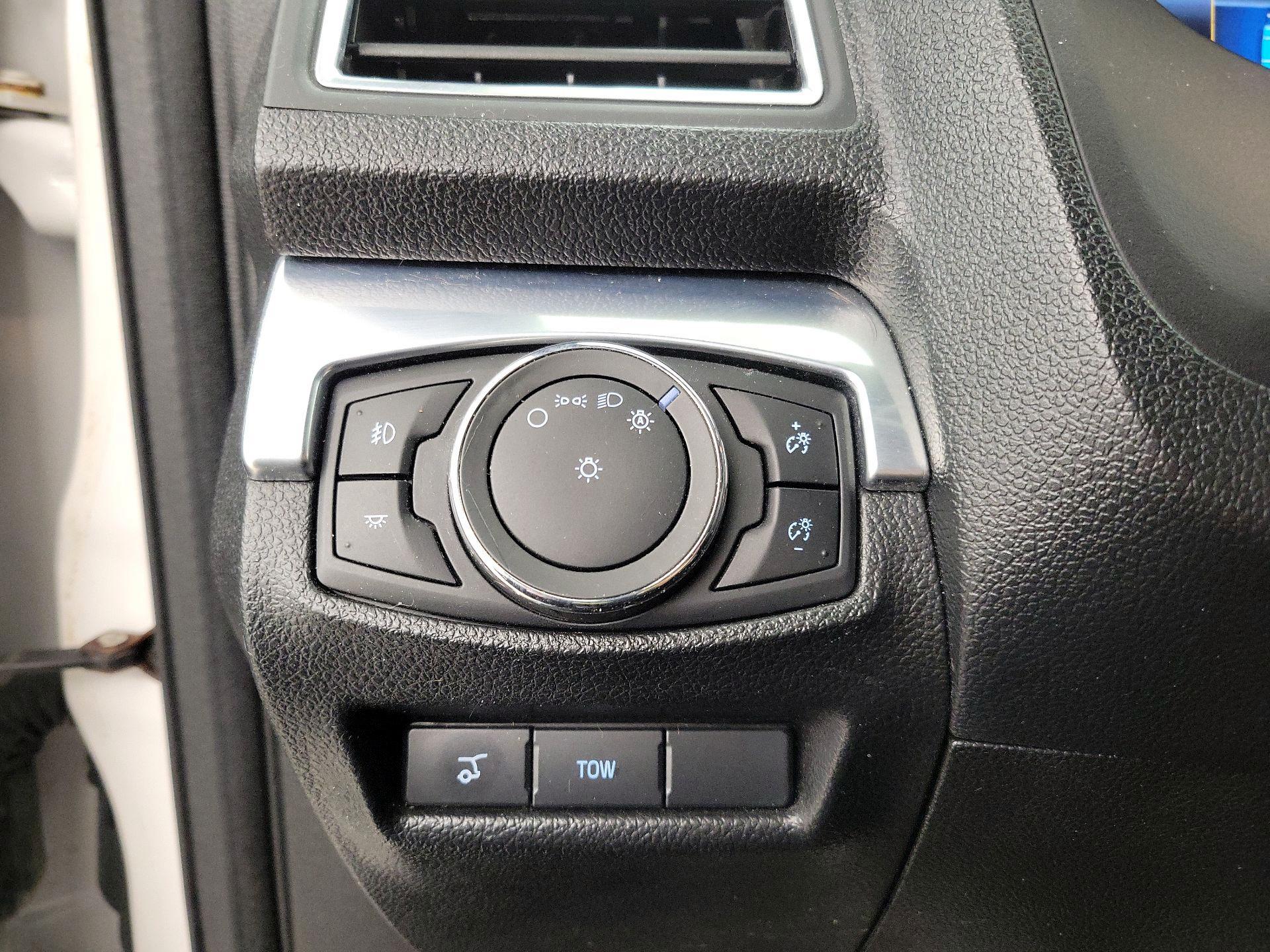 Thumbnail: 2017 Ford Explorer - 13