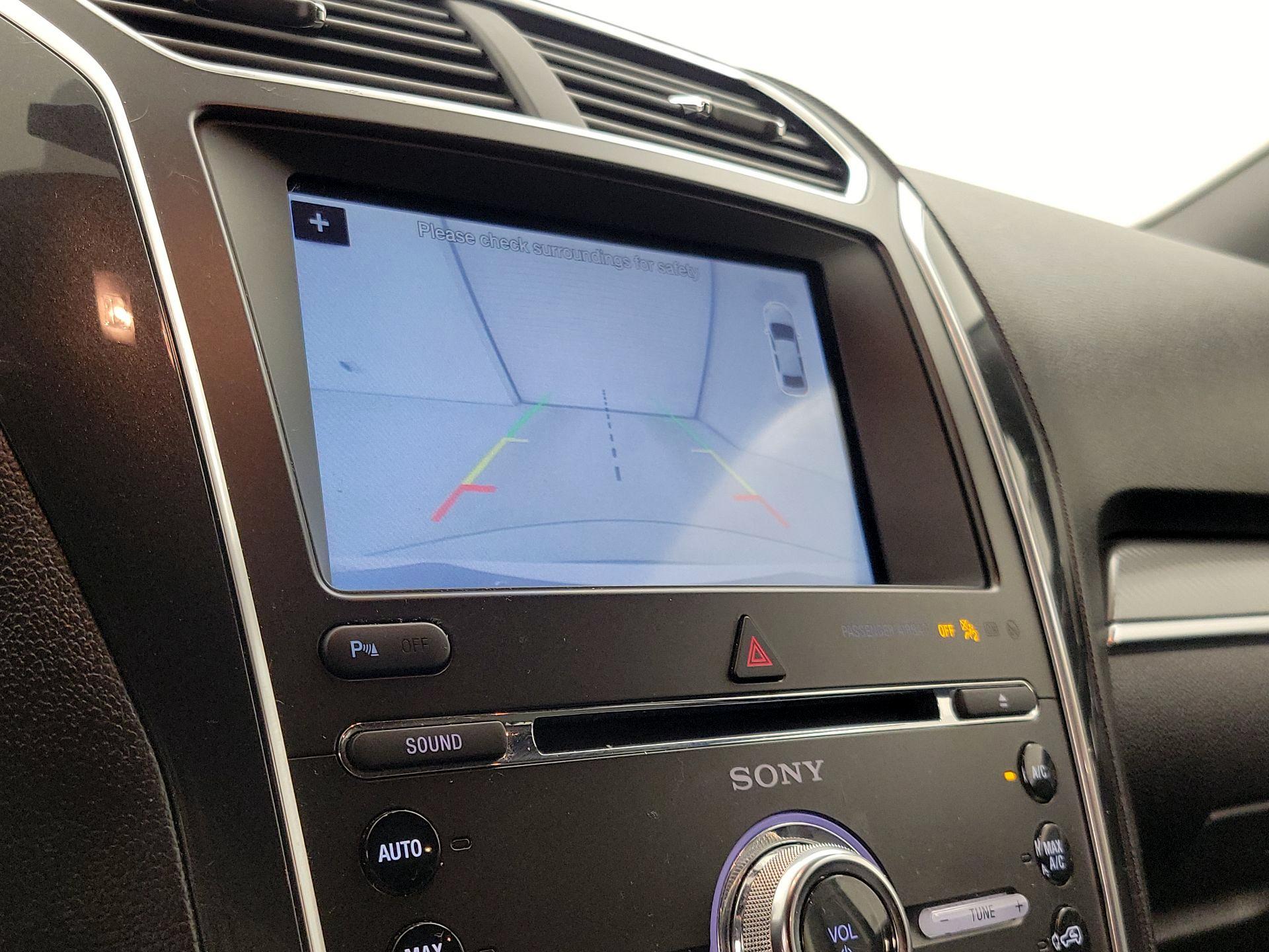 Thumbnail: 2017 Ford Explorer - 15