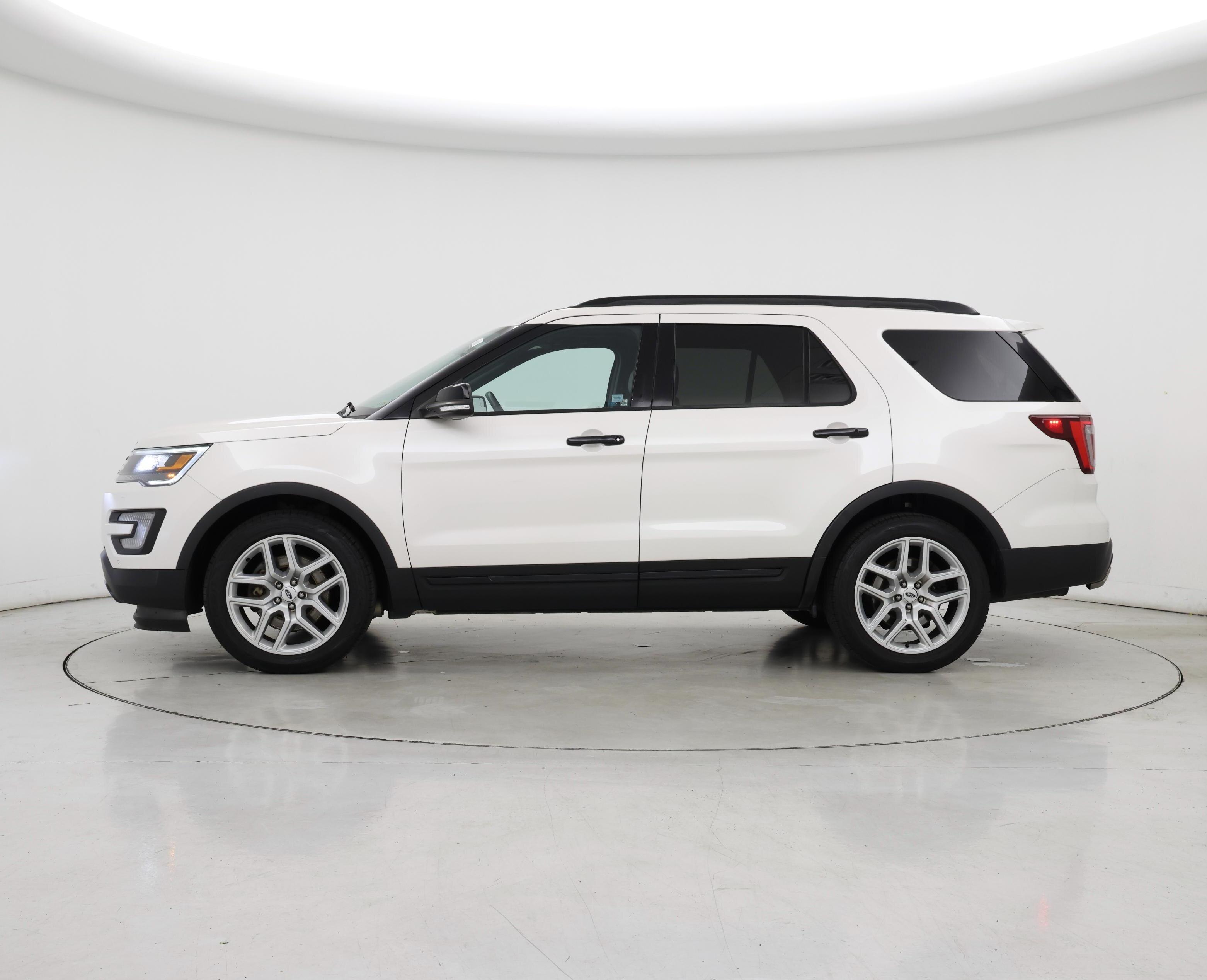 Thumbnail: 2017 Ford Explorer - 3