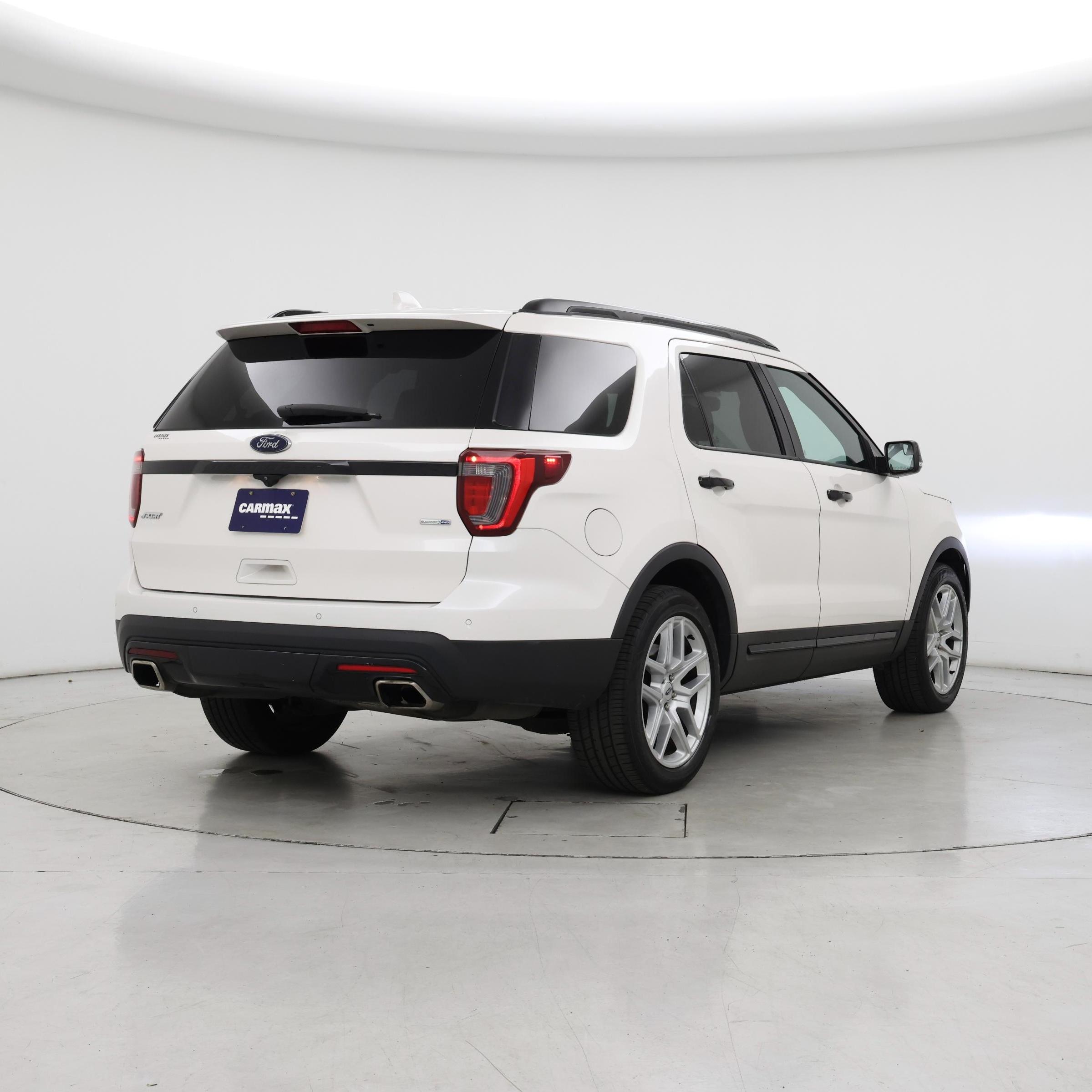 Thumbnail: 2017 Ford Explorer - 8