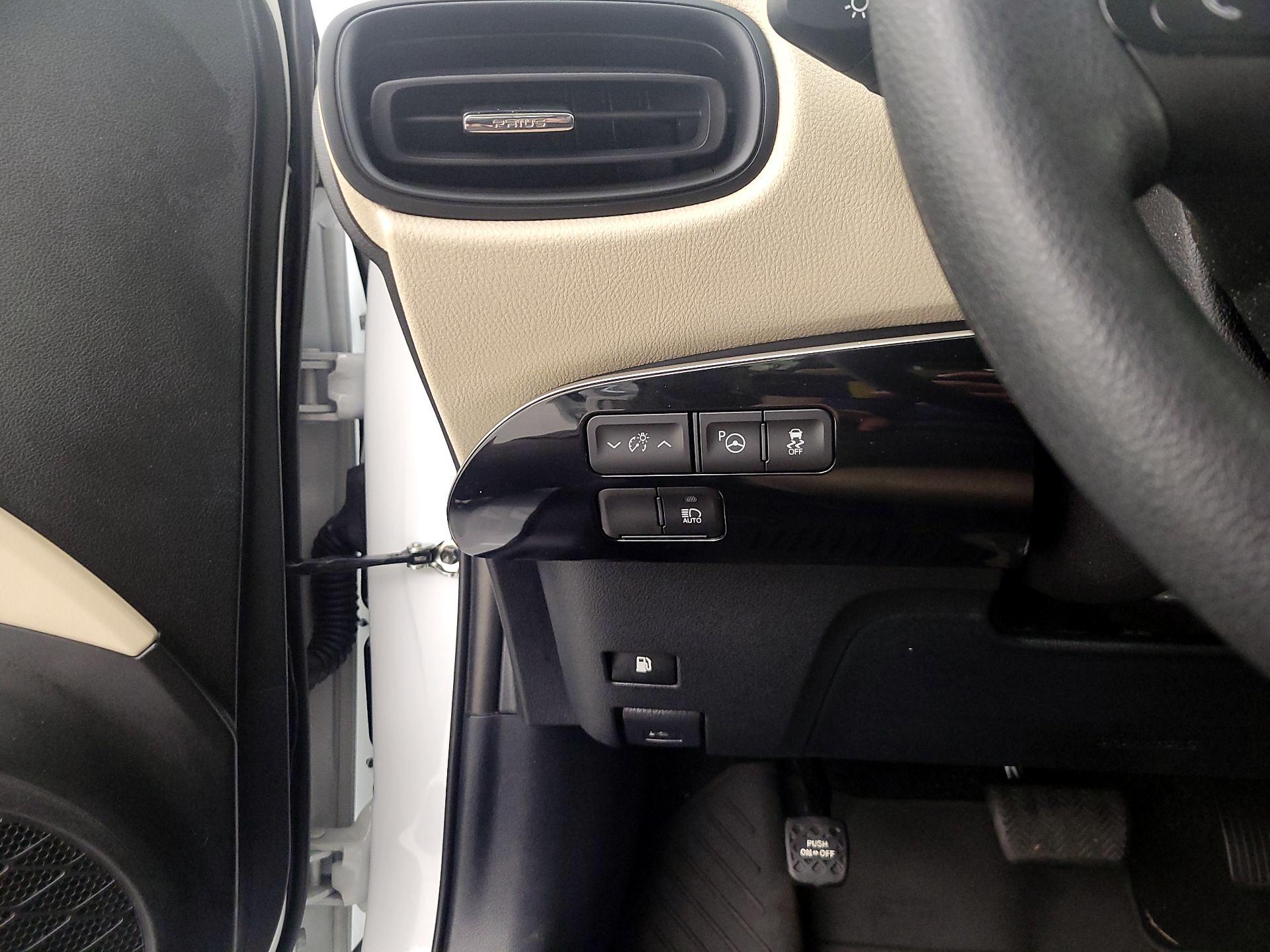 Thumbnail: 2022 Toyota Prius - 13