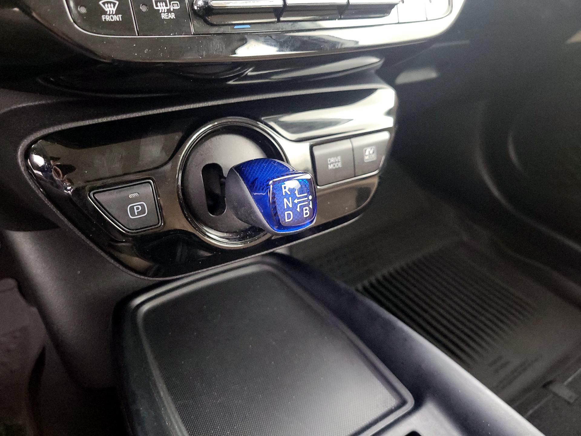 Thumbnail: 2022 Toyota Prius - 17