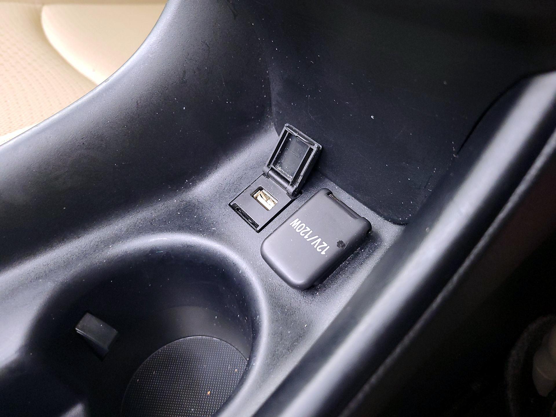 Thumbnail: 2022 Toyota Prius - 18