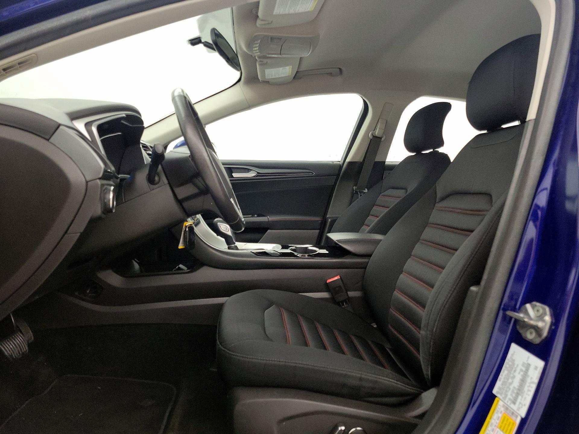 Thumbnail: 2016 Ford Fusion - 11