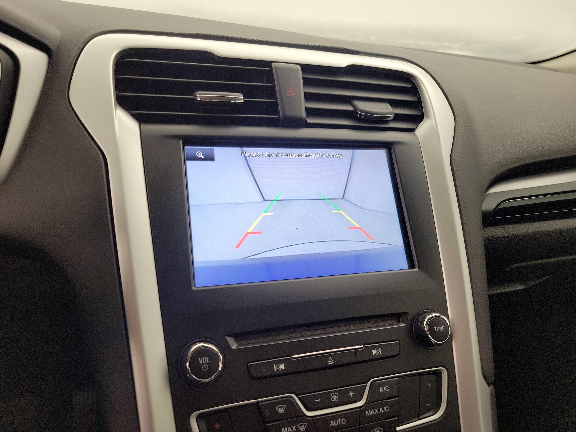 Thumbnail: 2016 Ford Fusion - 14