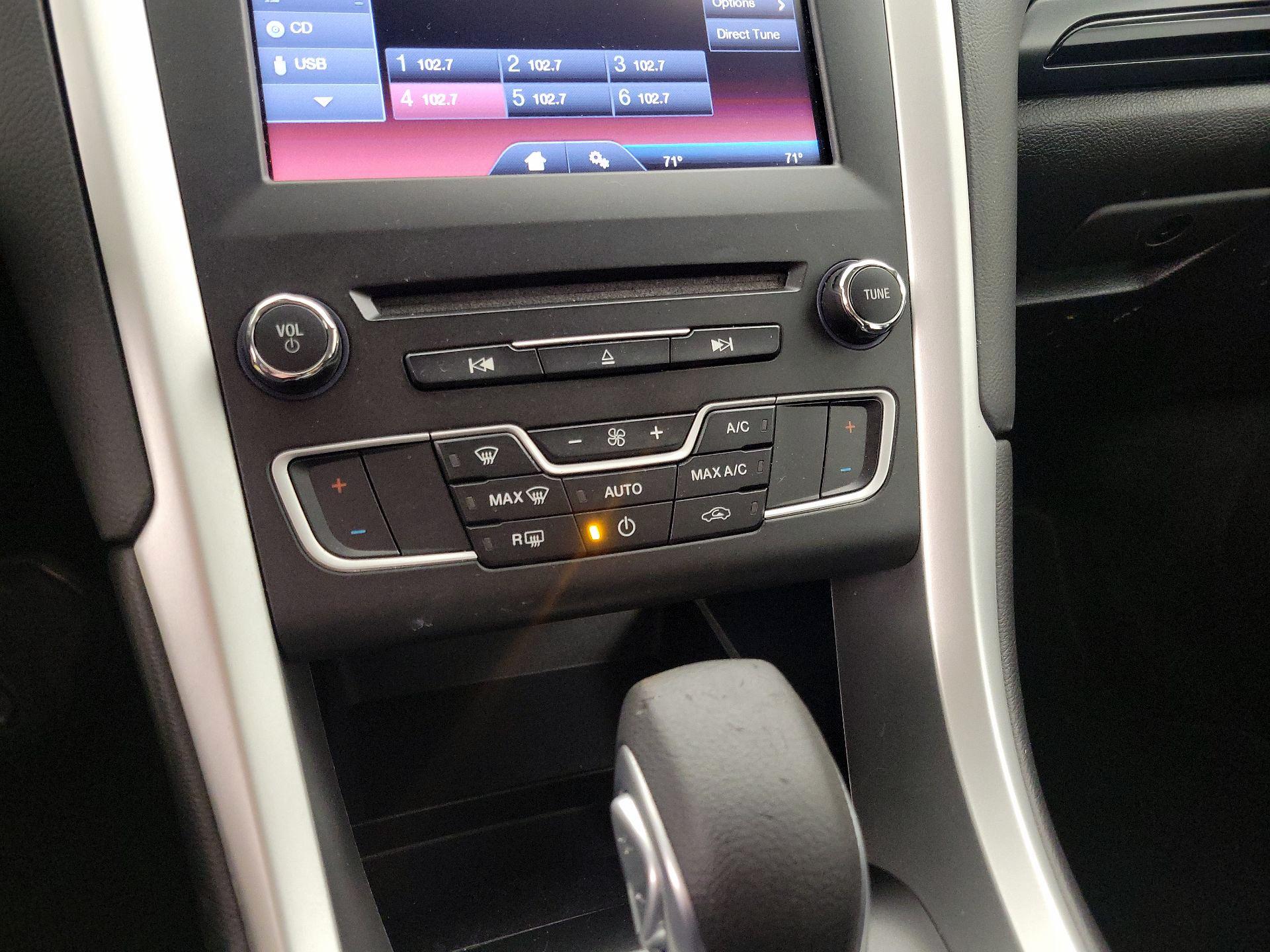 Thumbnail: 2016 Ford Fusion - 16