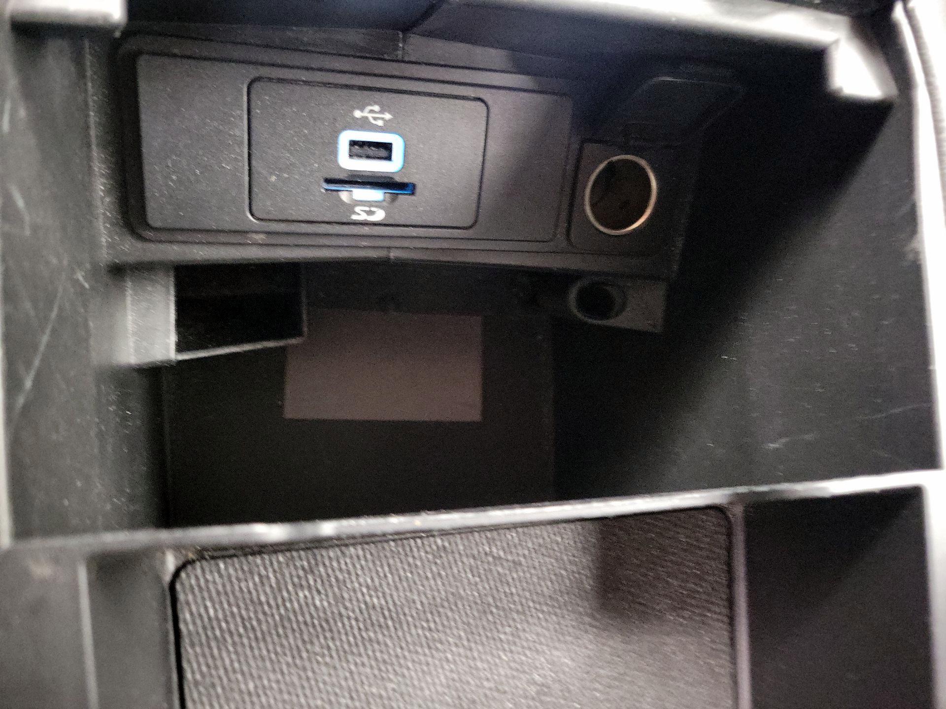 Thumbnail: 2016 Ford Fusion - 18