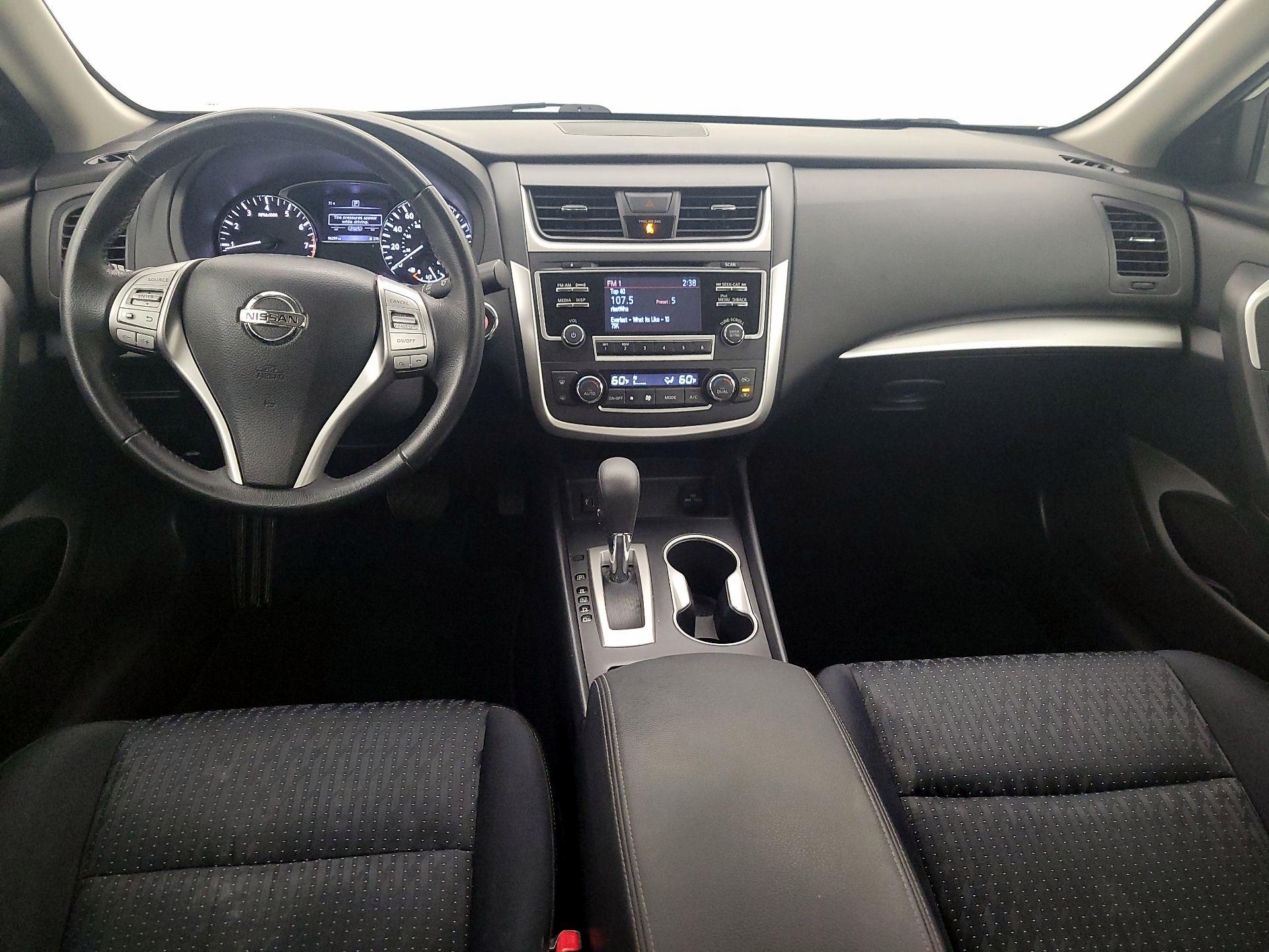 Thumbnail: 2017 Nissan Altima - 9