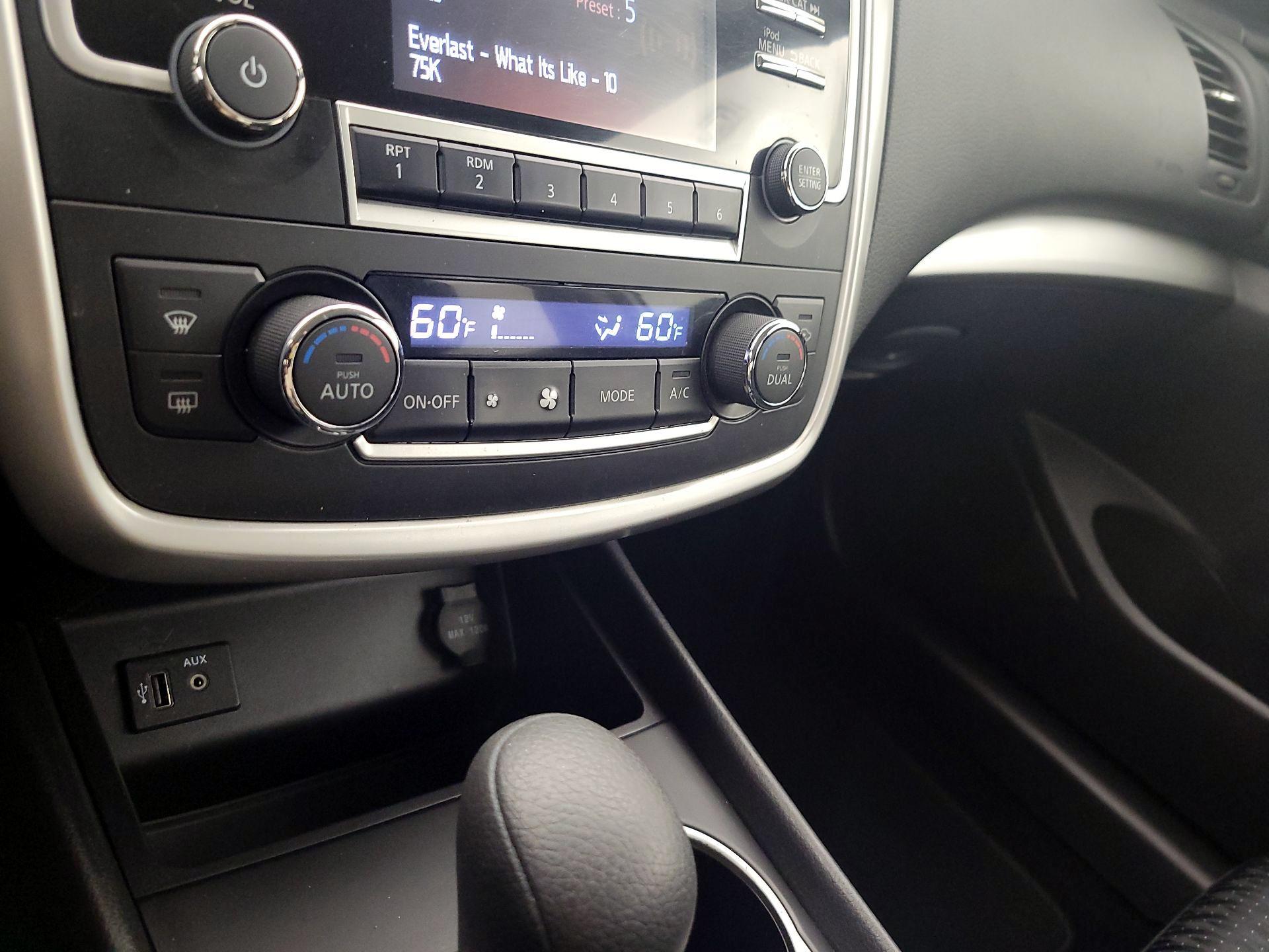 Thumbnail: 2017 Nissan Altima - 15