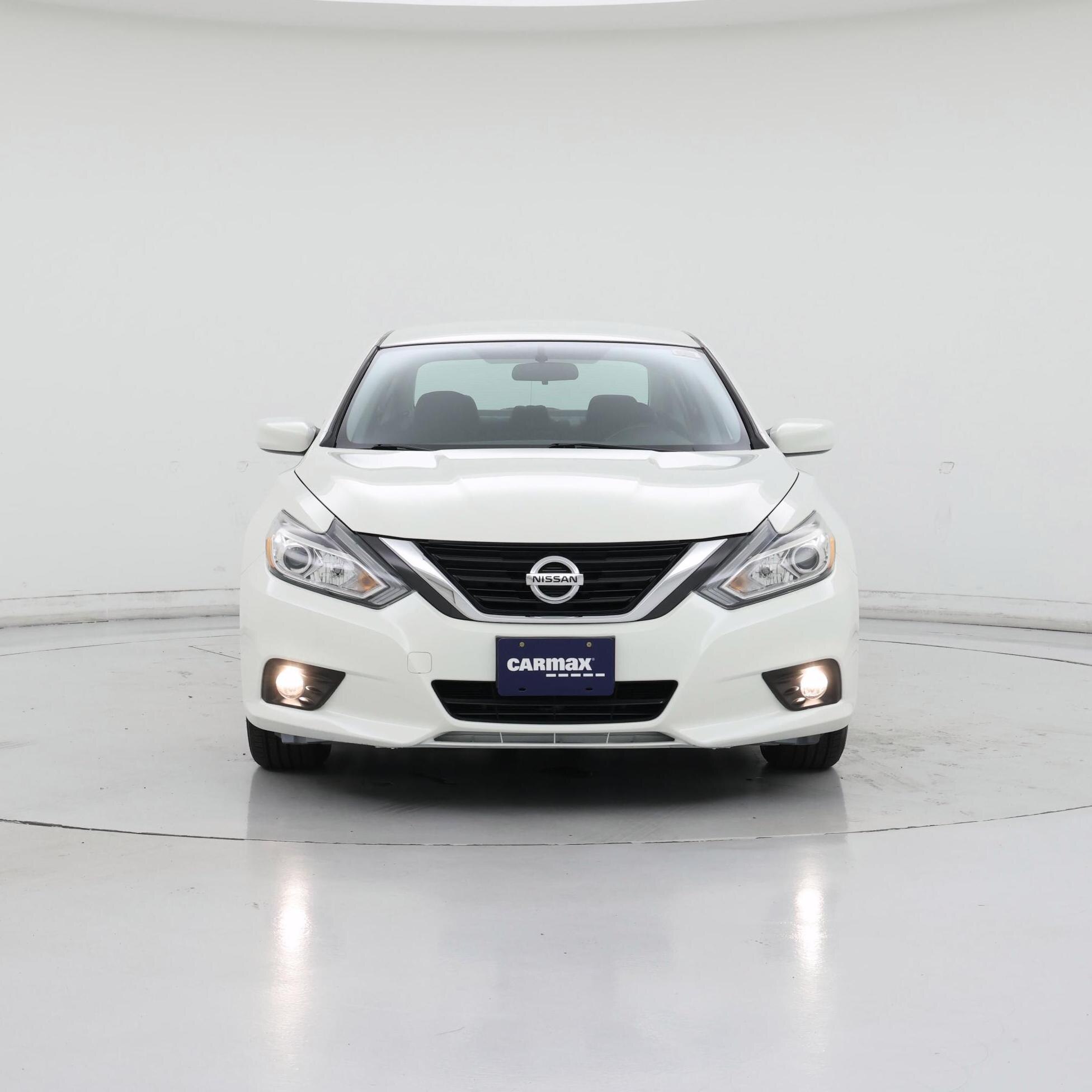 Thumbnail: 2017 Nissan Altima - 5