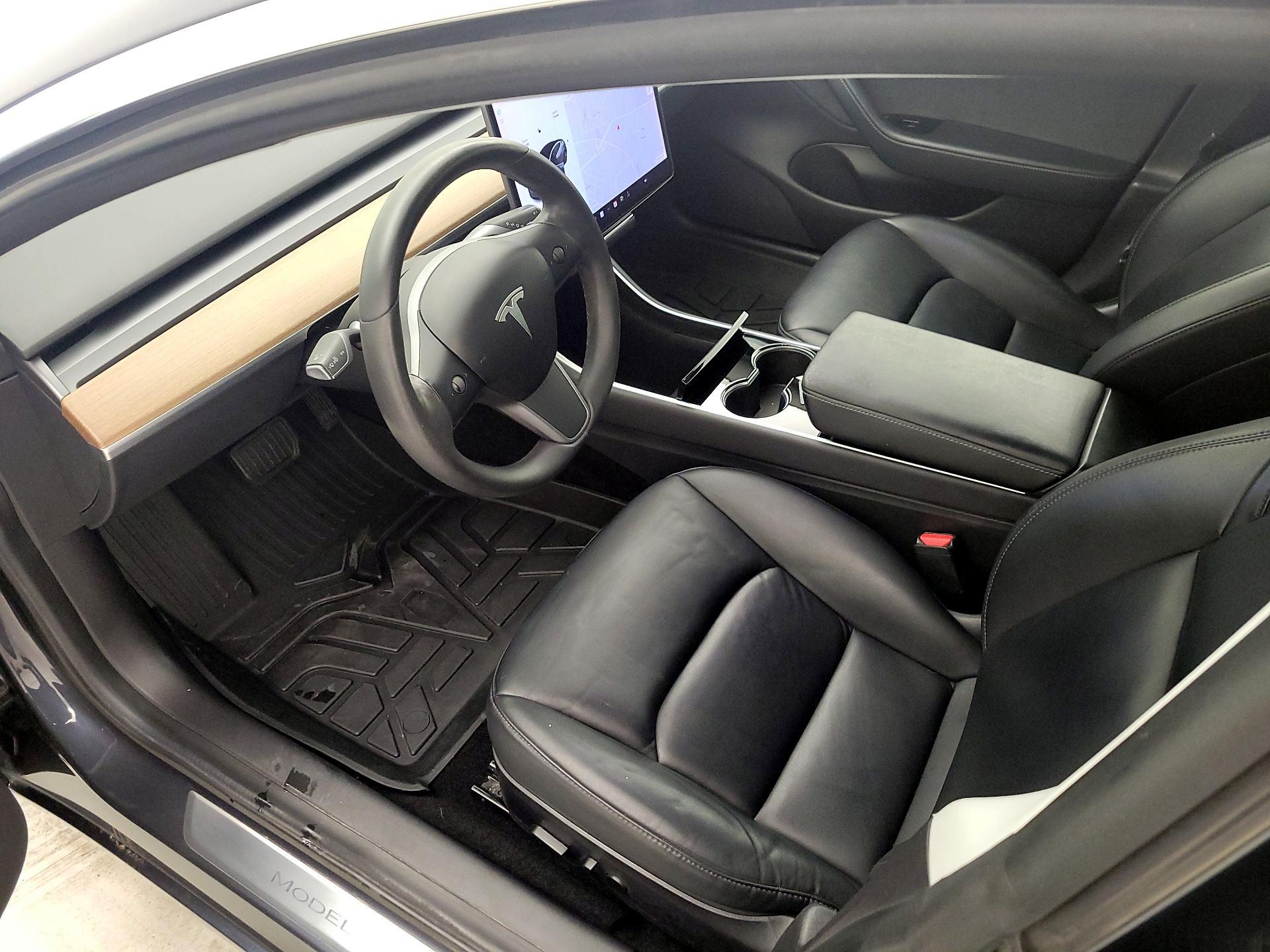 Thumbnail: 2019 Tesla Model 3 - 11