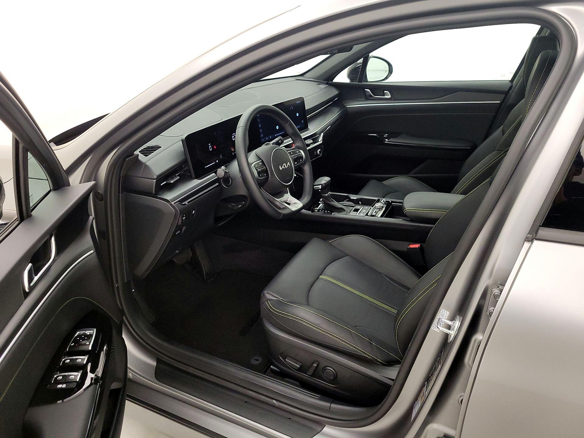 Thumbnail: 2025 Kia K5 - 11