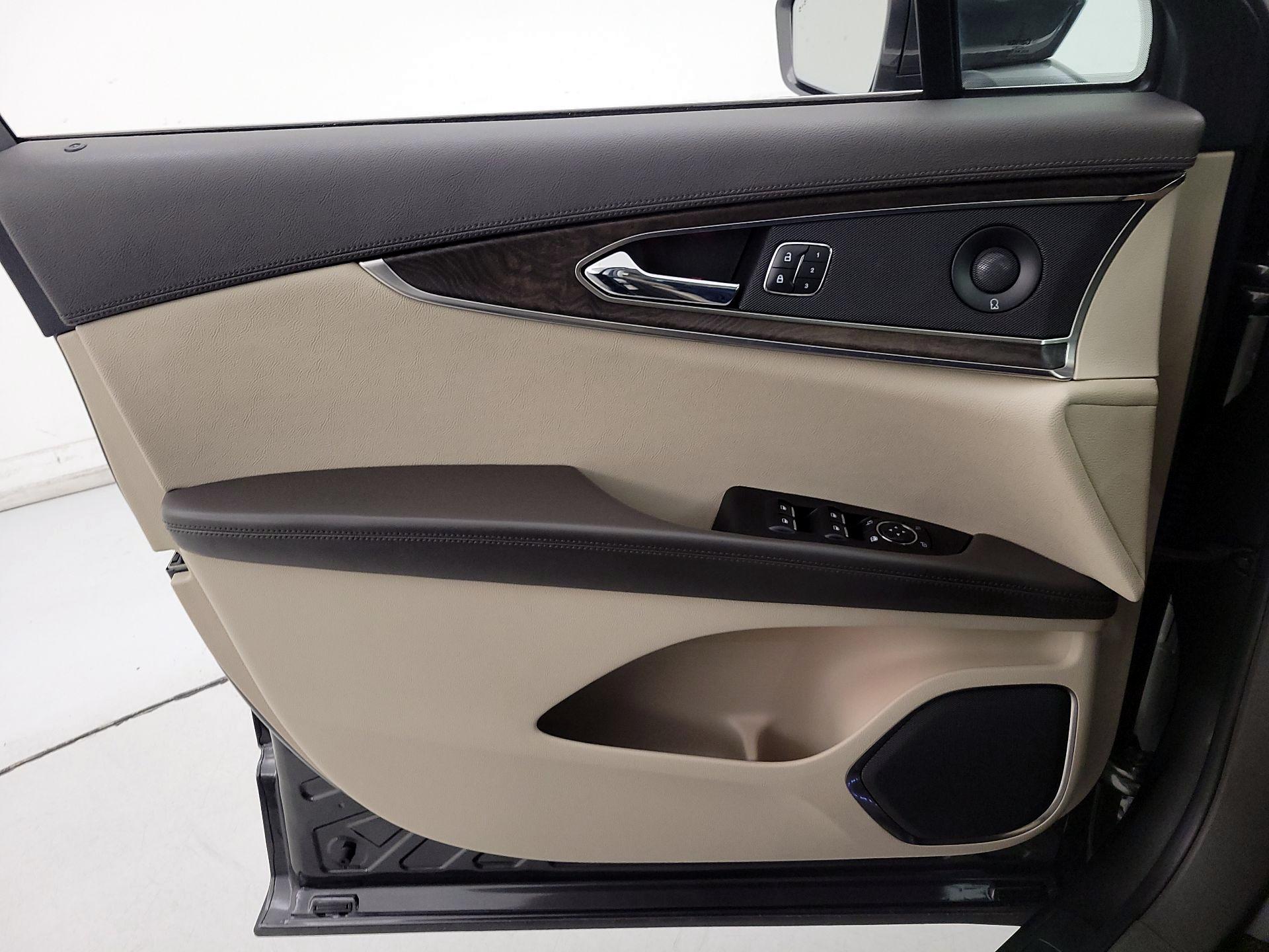 Thumbnail: 2020 Lincoln Nautilus - 12