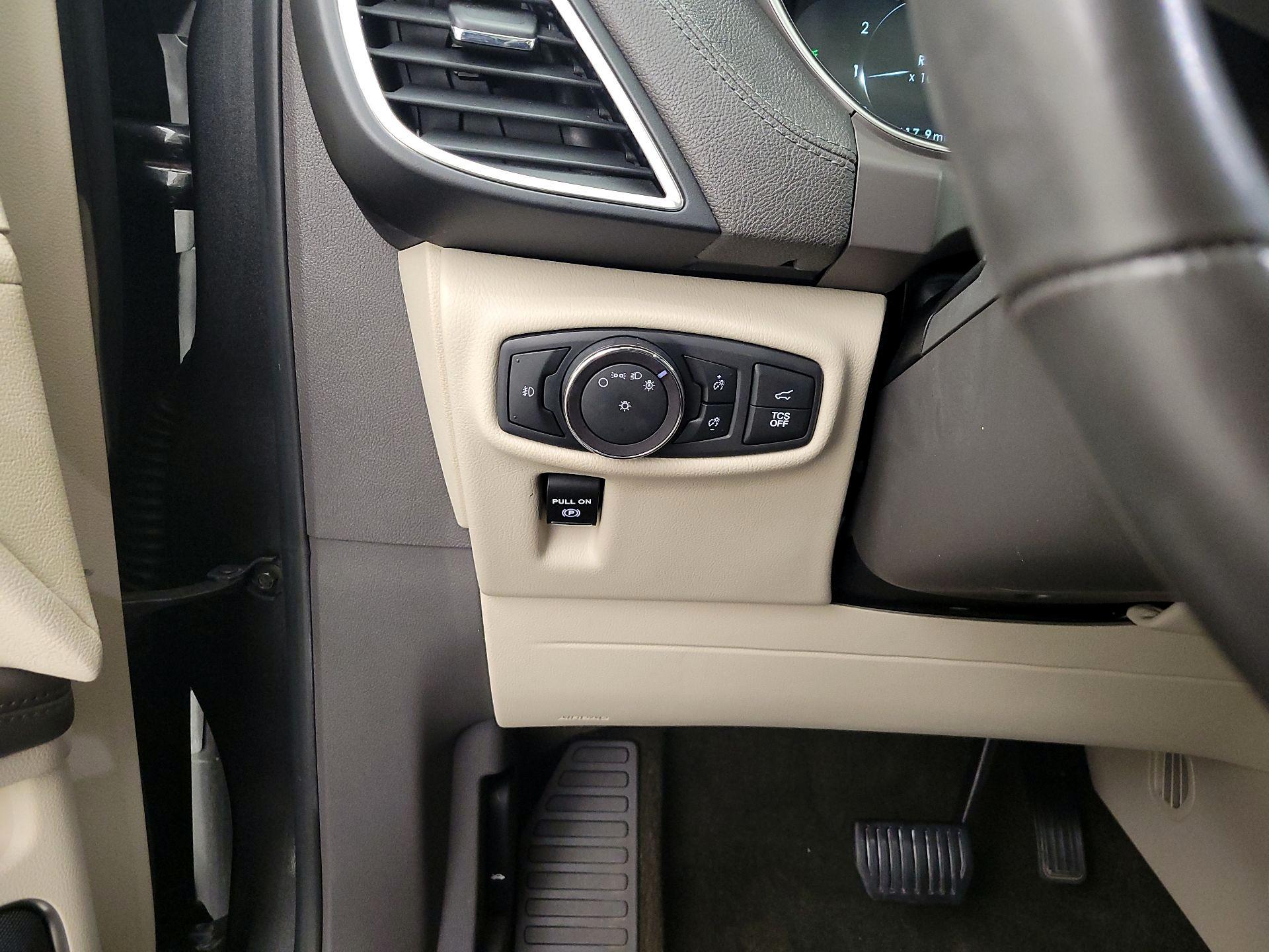 Thumbnail: 2020 Lincoln Nautilus - 13