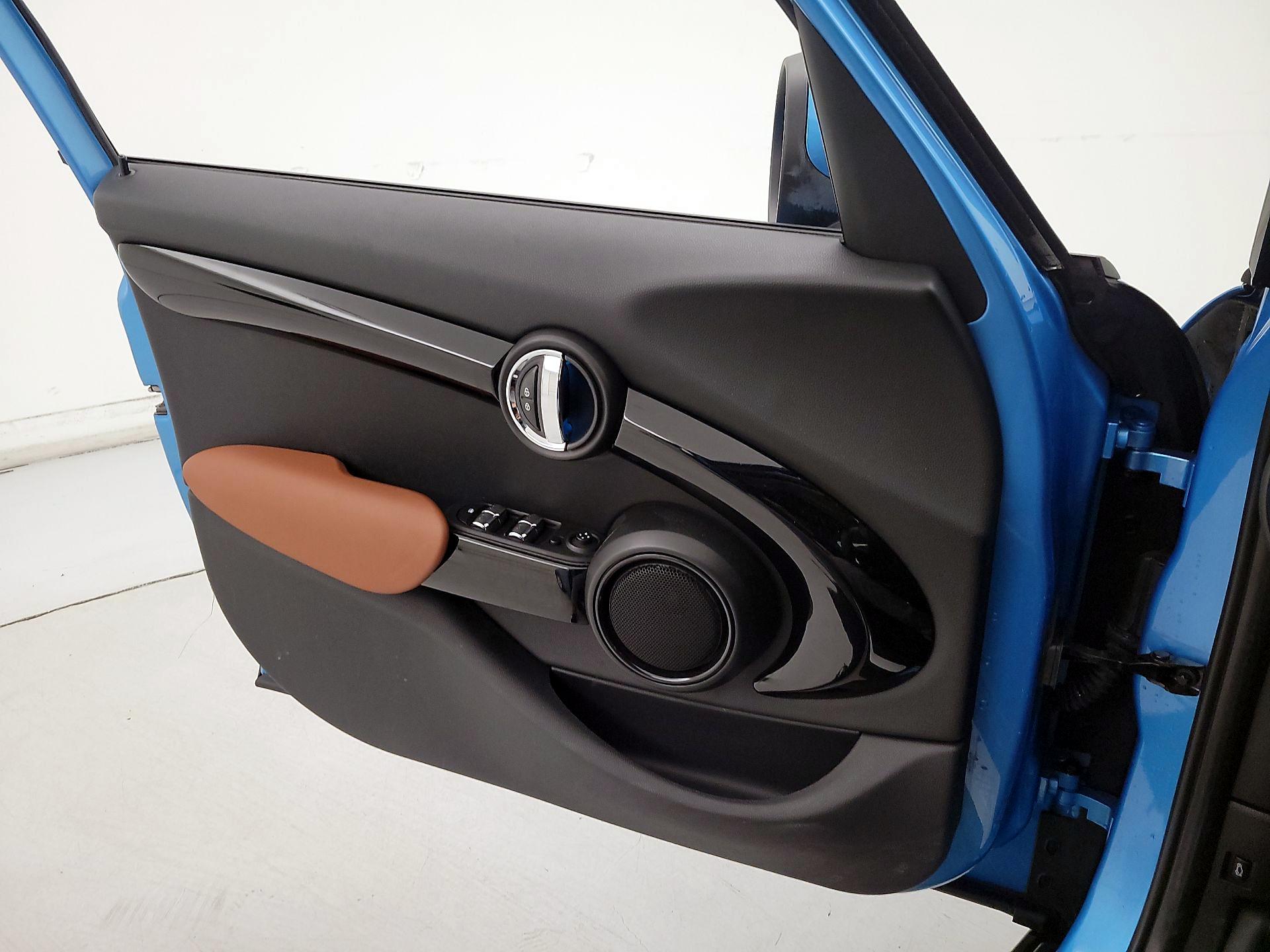 Thumbnail: 2019 MINI Cooper Hardtop - 12