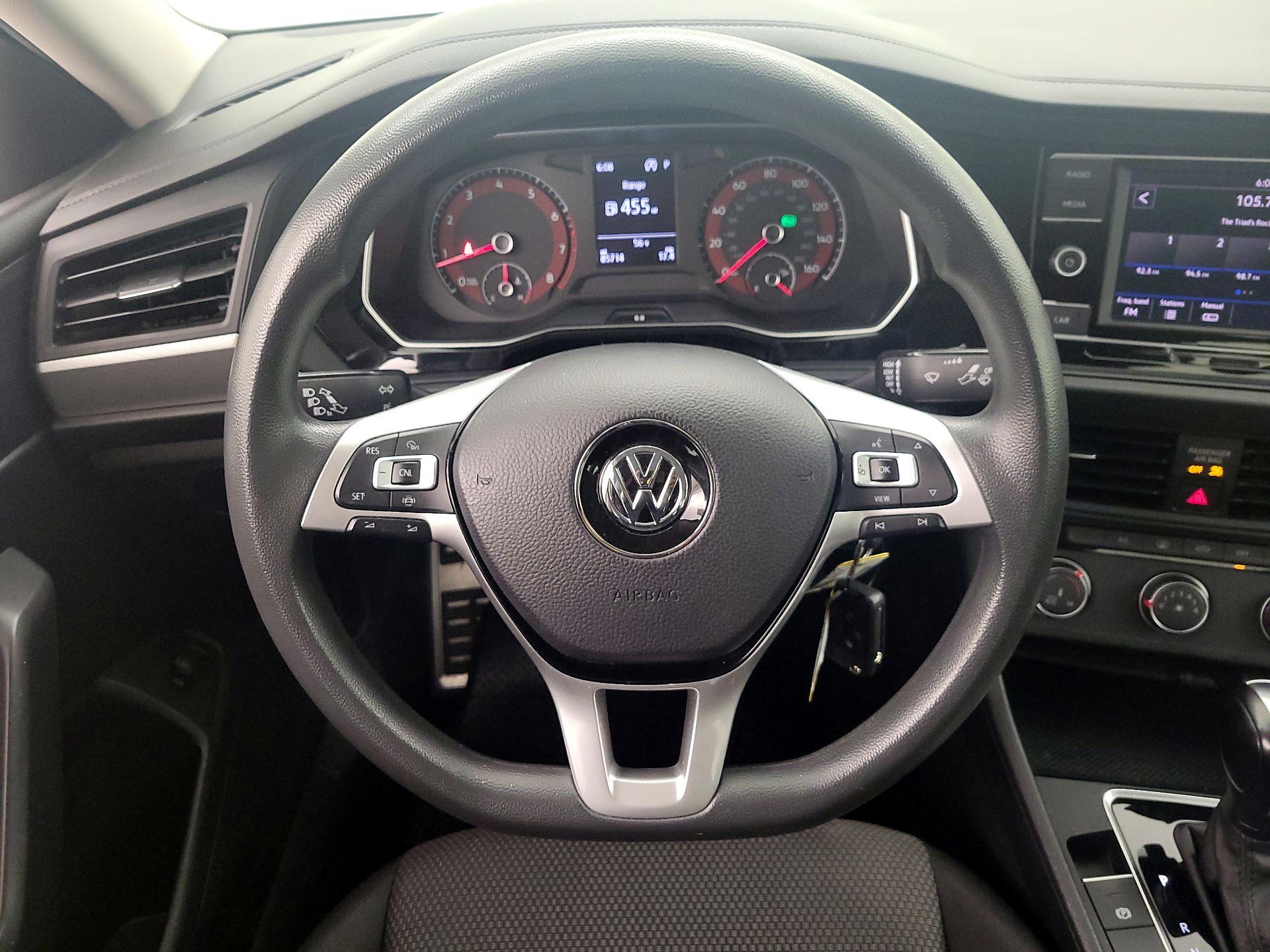 Thumbnail: 2019 Volkswagen Jetta - 10