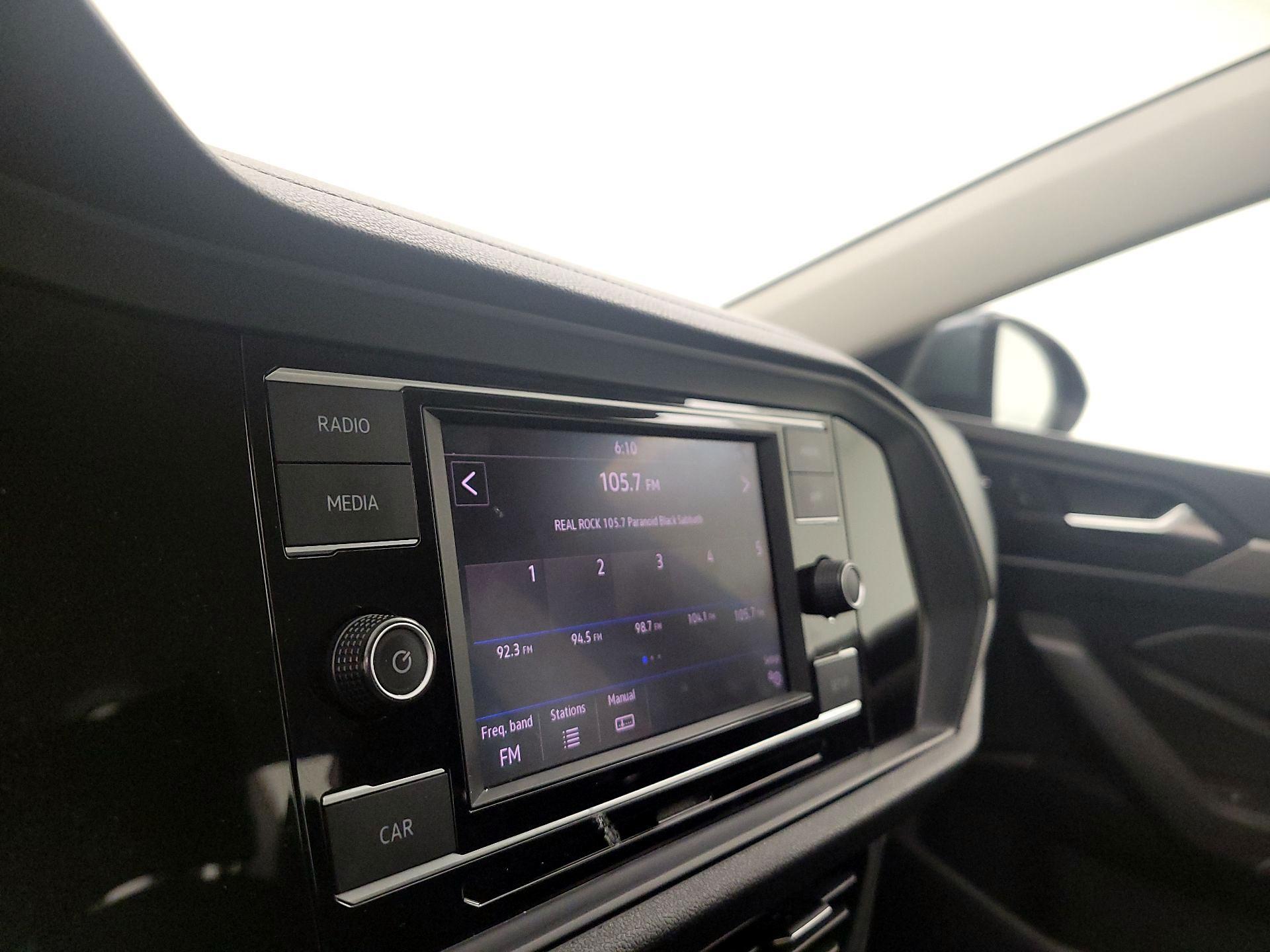 Thumbnail: 2019 Volkswagen Jetta - 15