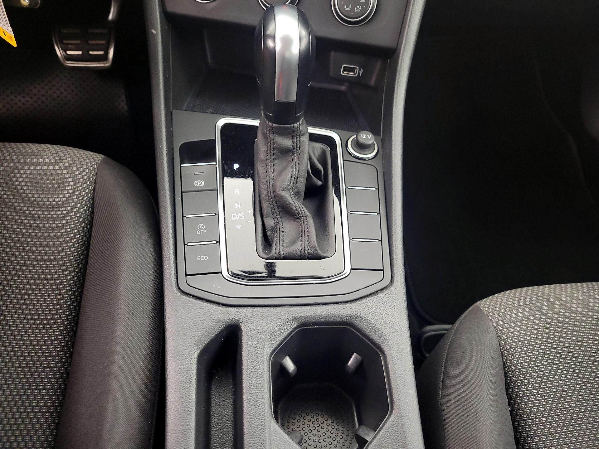 Thumbnail: 2019 Volkswagen Jetta - 17