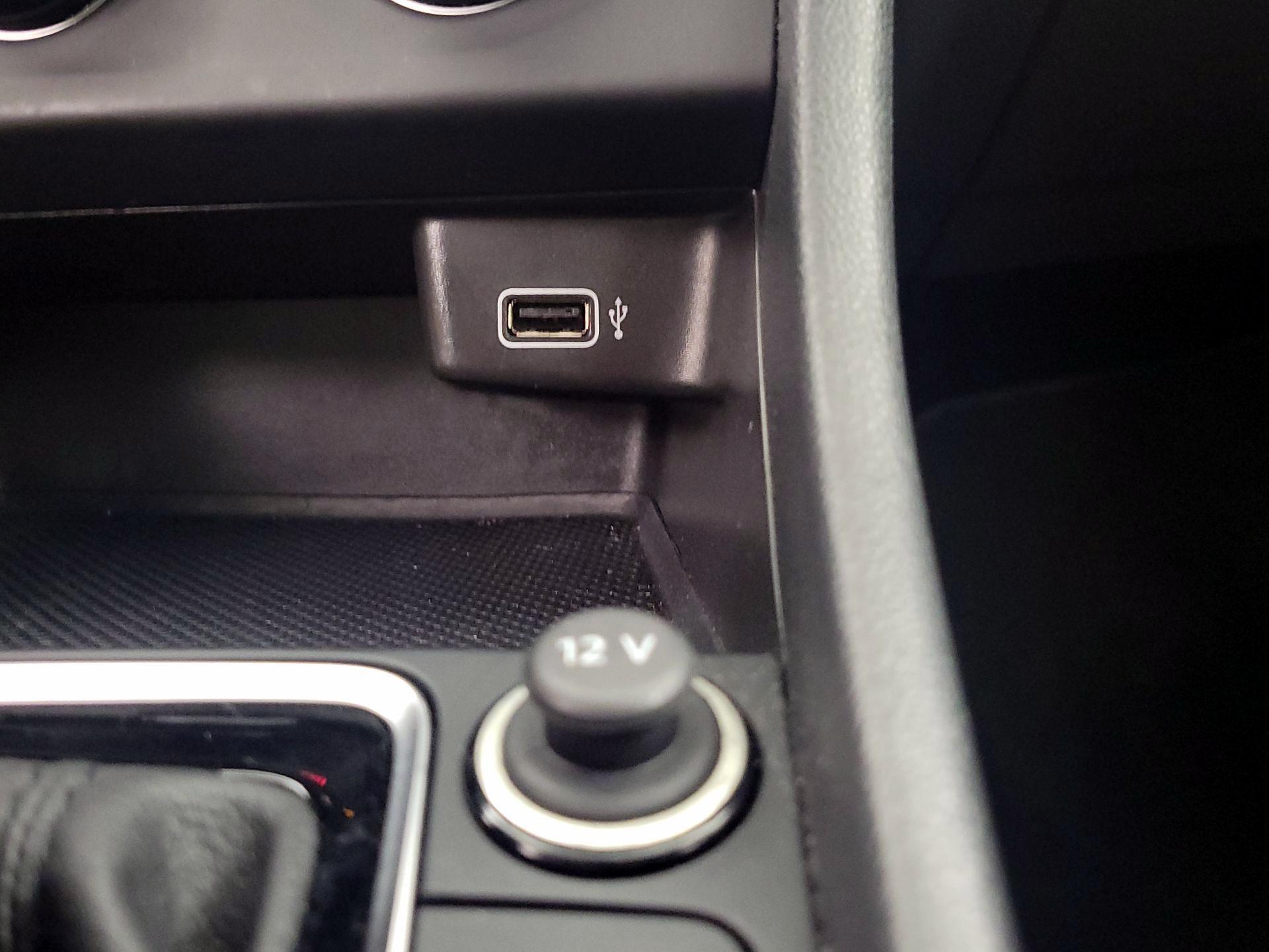 Thumbnail: 2019 Volkswagen Jetta - 18