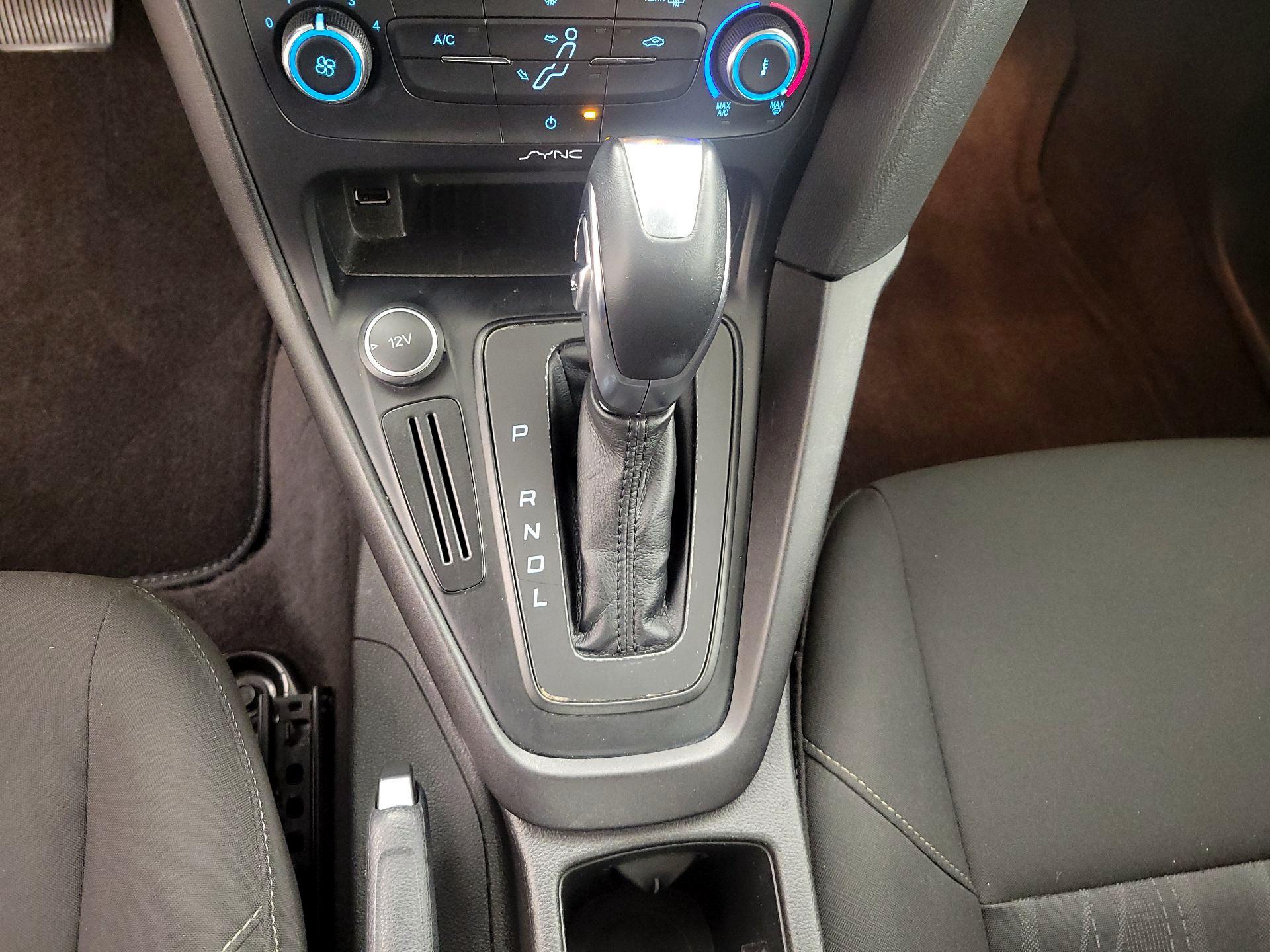 Thumbnail: 2015 Ford Focus - 17