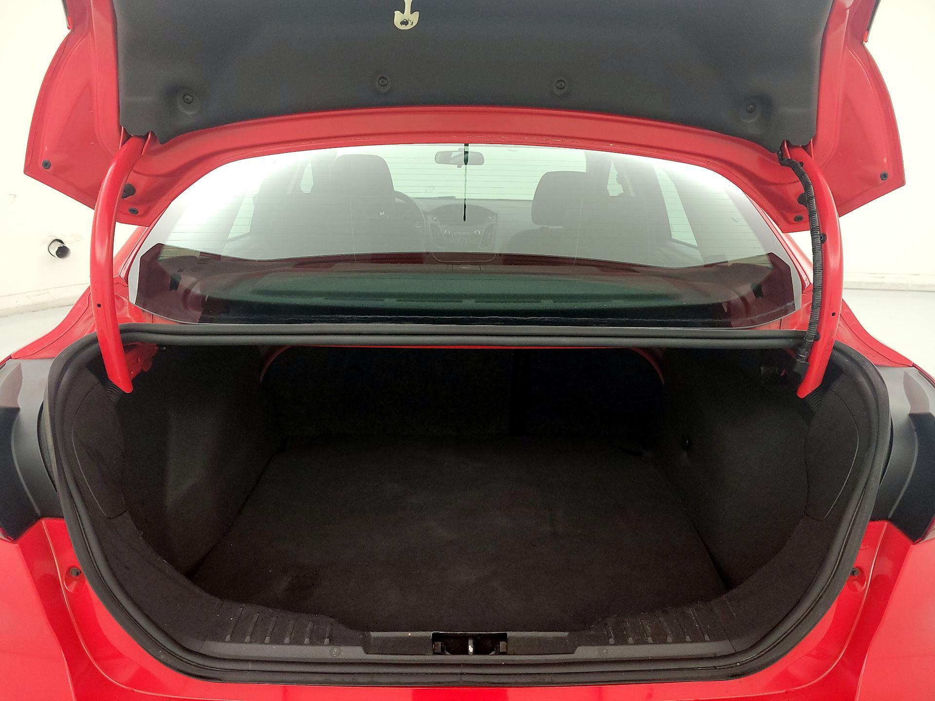 Thumbnail: 2015 Ford Focus - 20