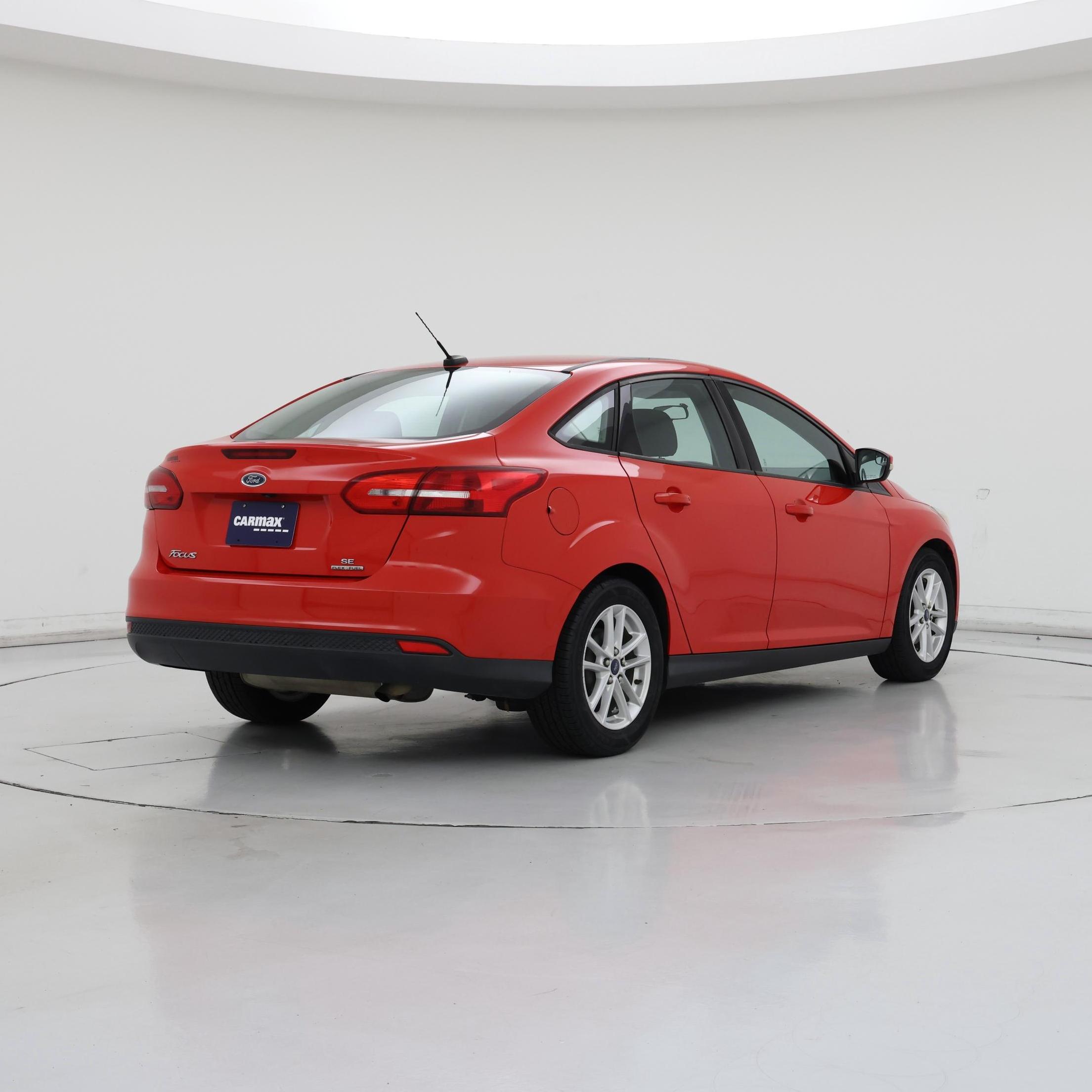 Thumbnail: 2015 Ford Focus - 8